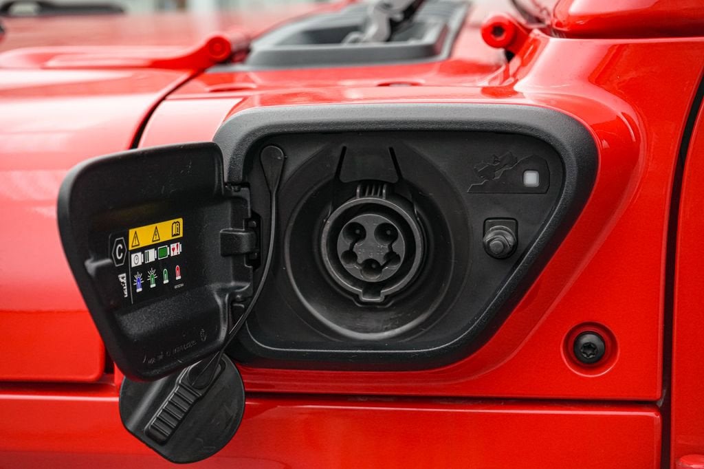 2024 Jeep Wrangler Sahara 4xe