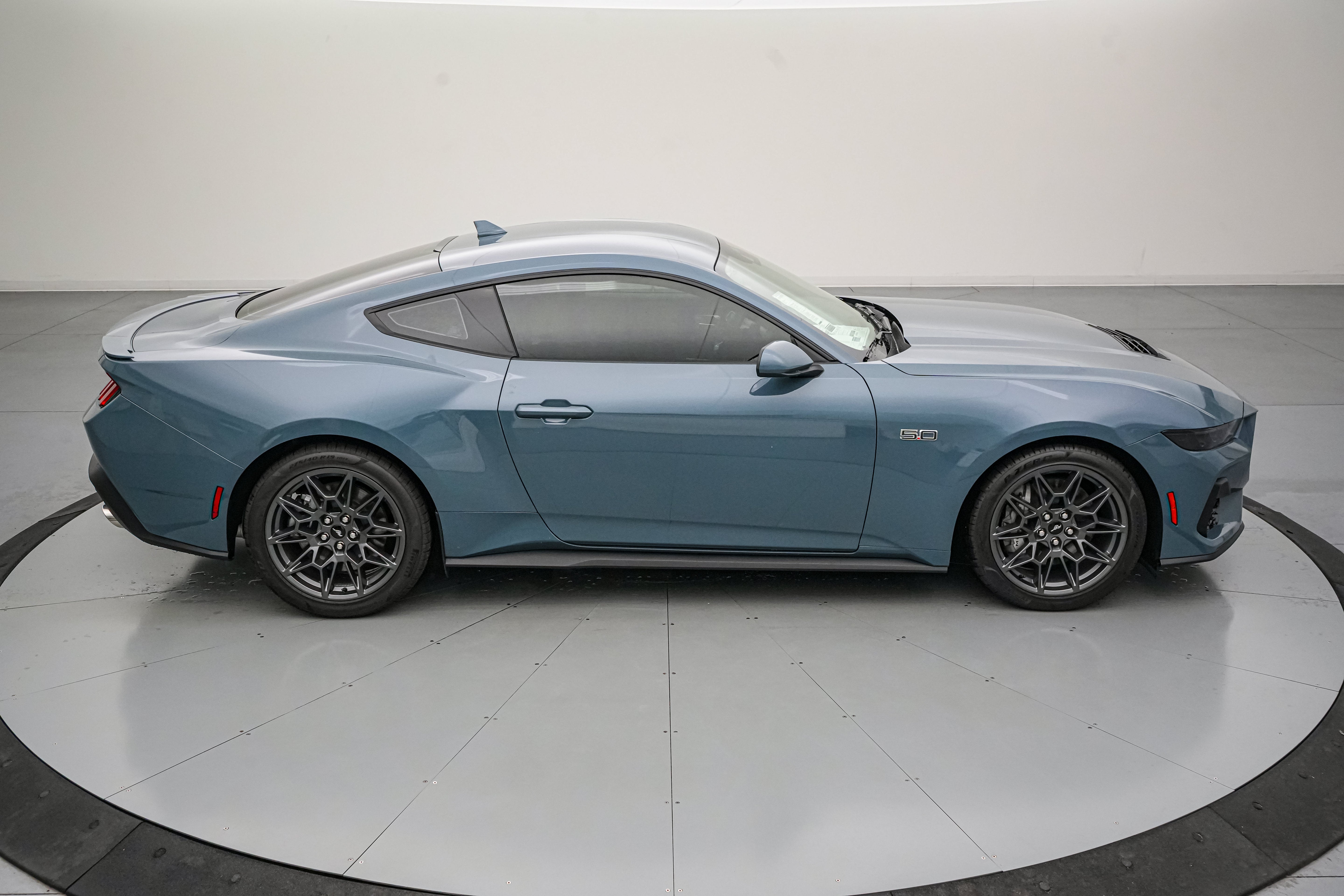2026 Ford Mustang LMP 810