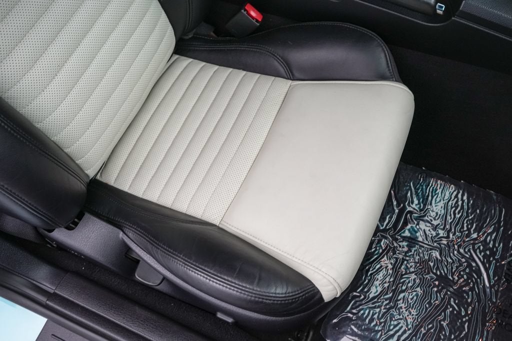 2003 Ford Thunderbird Base