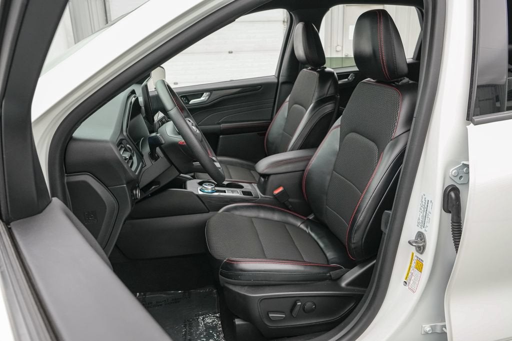 2023 Ford Escape ST-Line Select