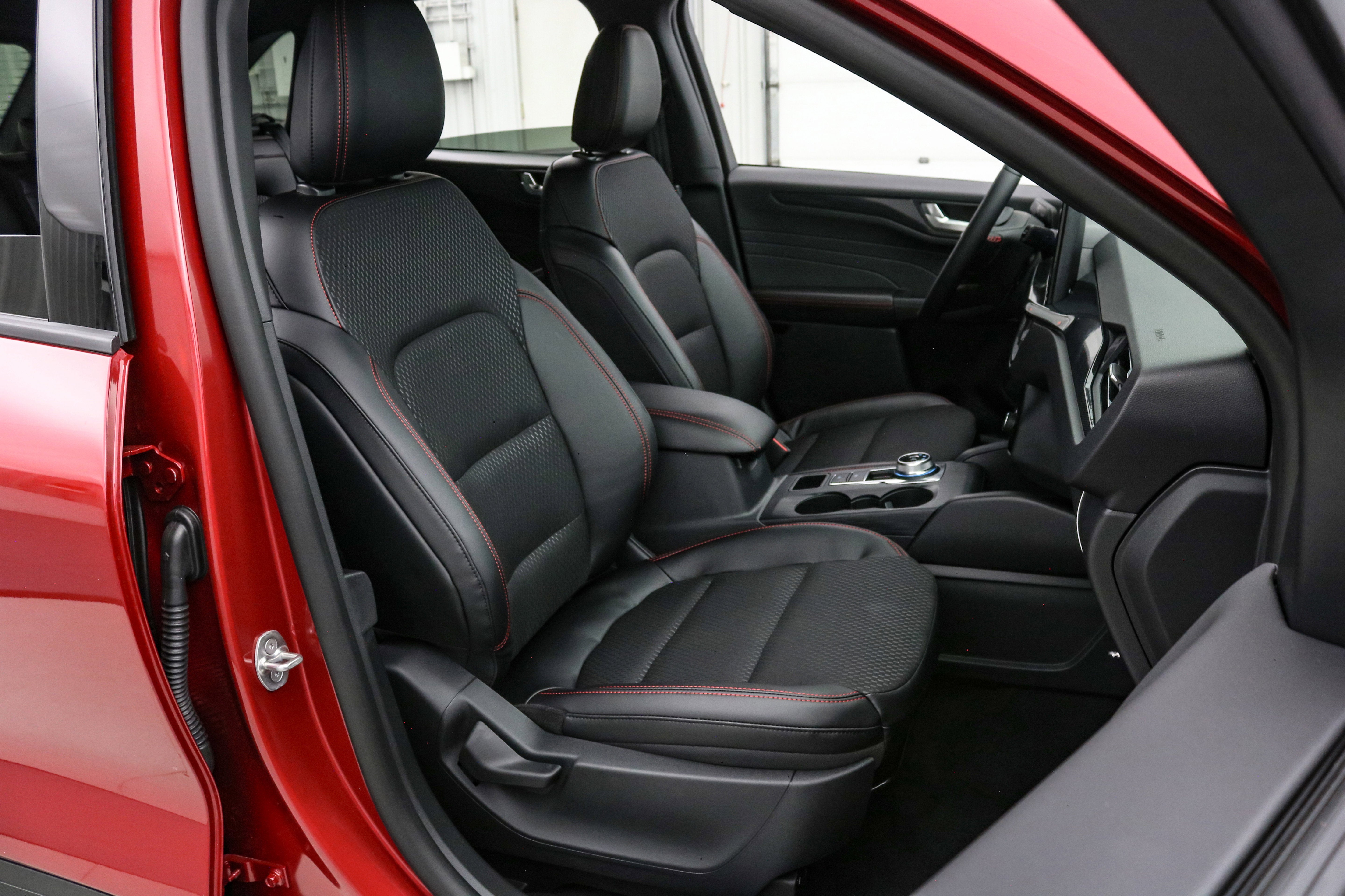 2026 Ford Escape ST-Line Select