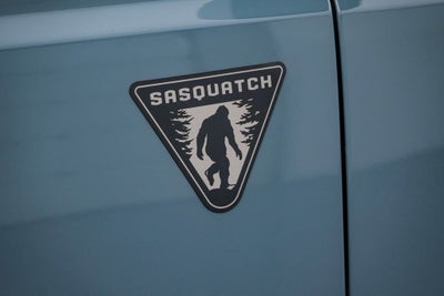 2023 Ford Bronco w/ Sasquatch Pkg