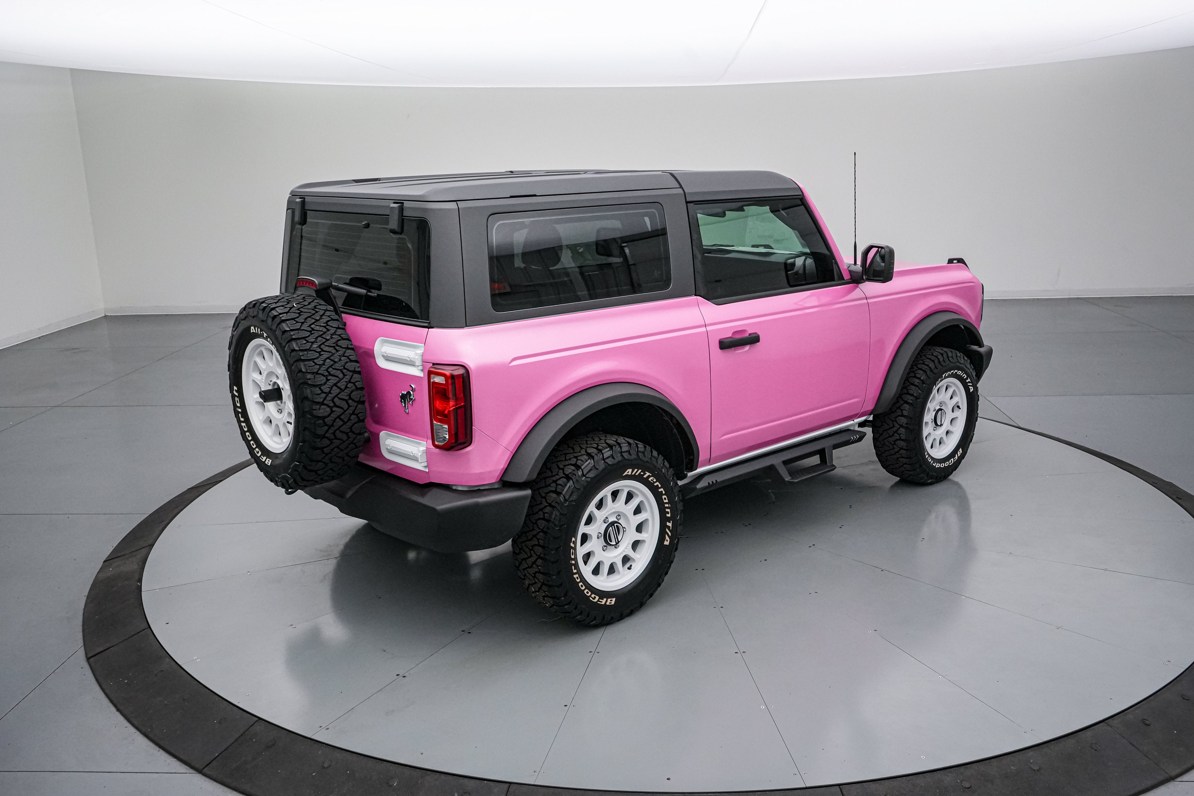 2026 Ford Bronco Vintage Pink Pony