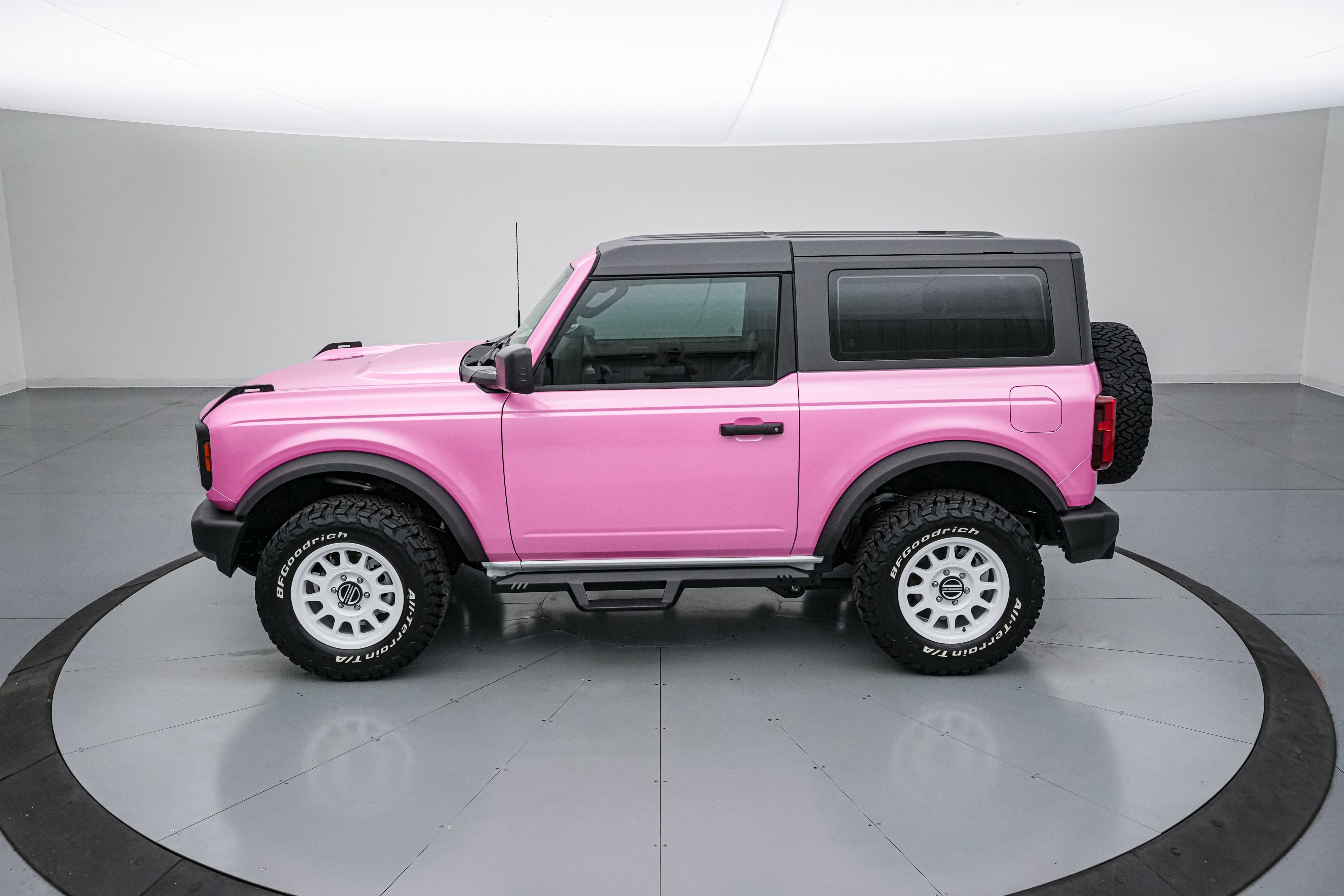 2026 Ford Bronco Vintage Pink Pony