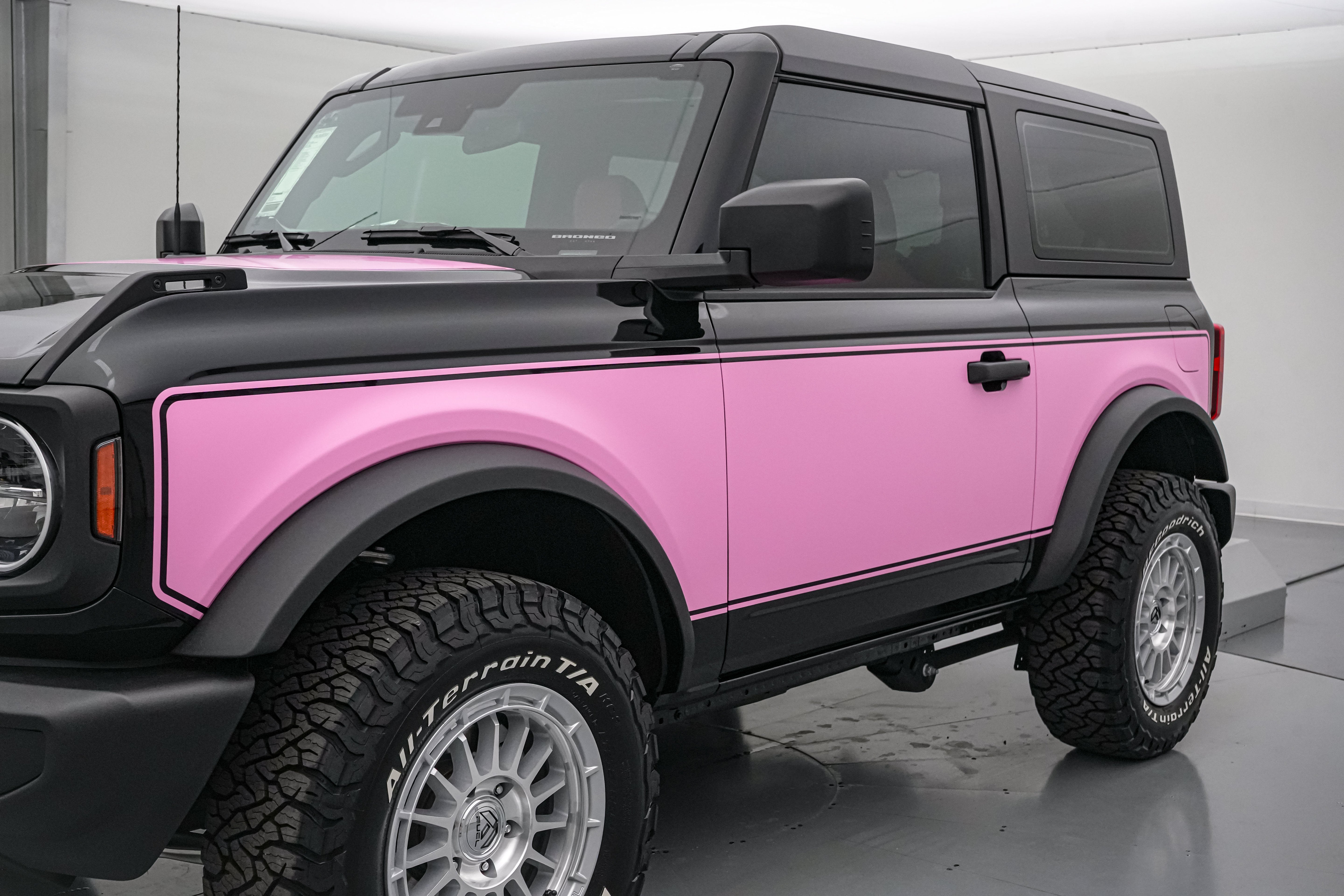 2026 Ford Bronco Vintage Pink