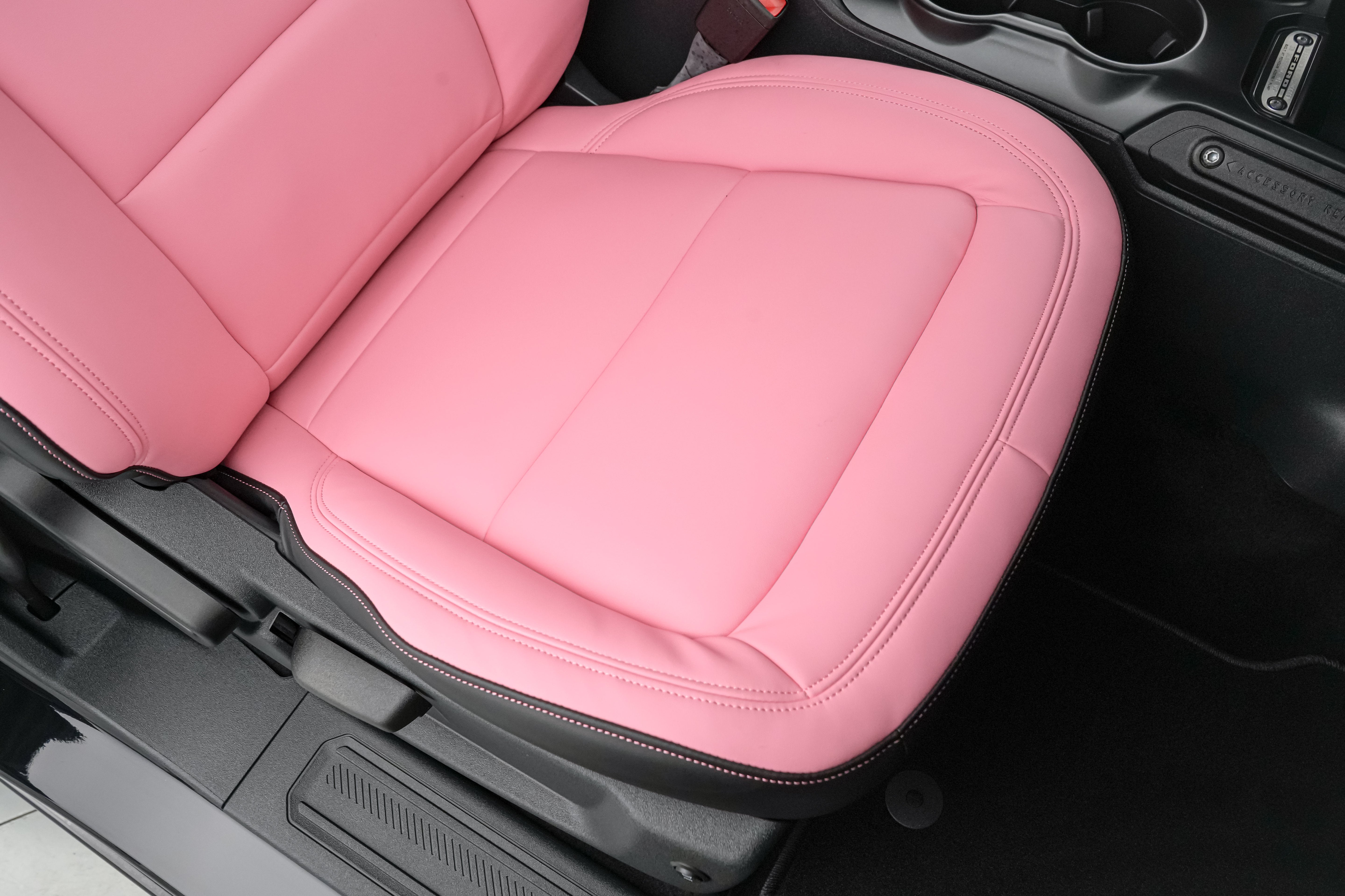 2026 Ford Bronco Vintage Pink