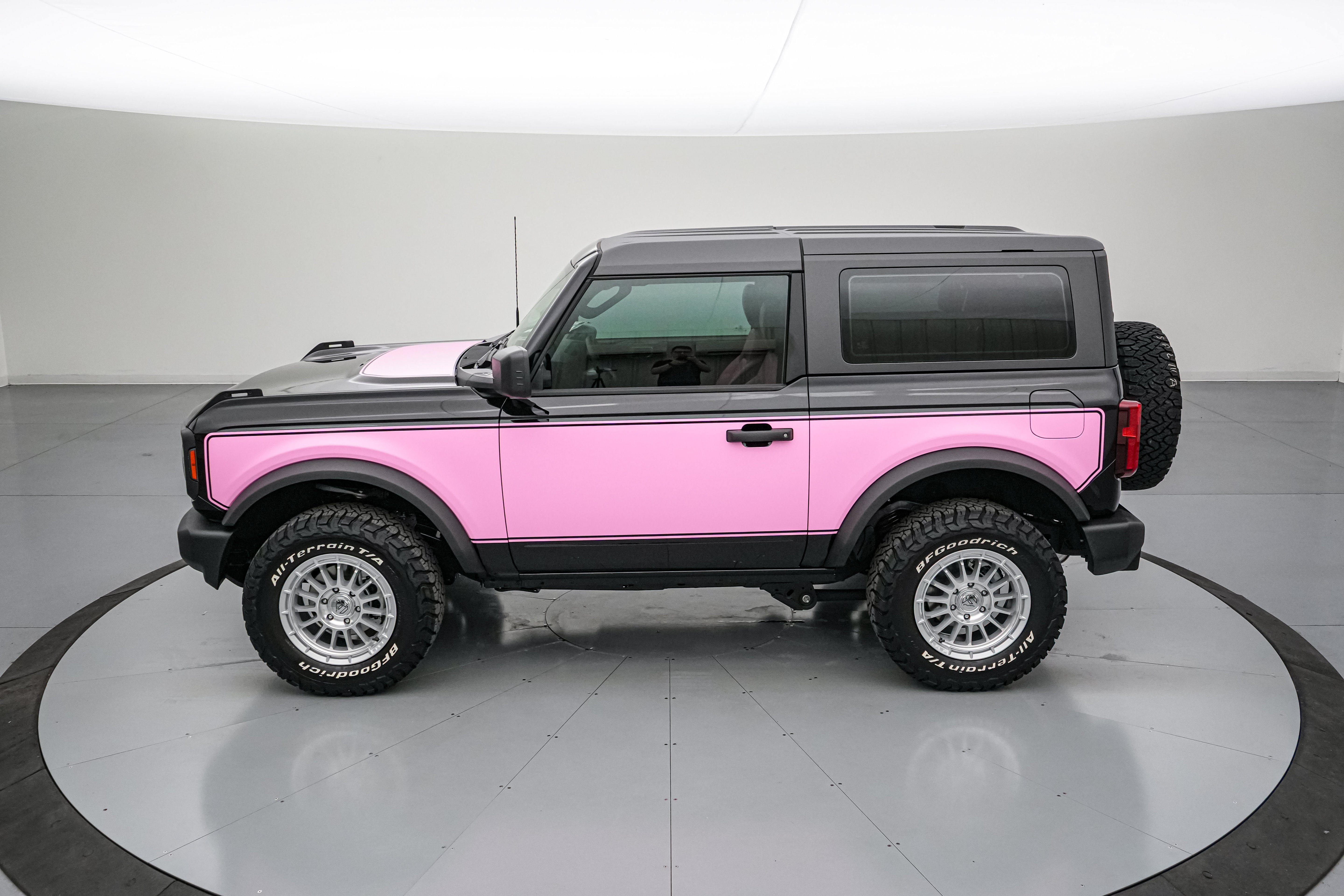 2026 Ford Bronco Vintage Pink