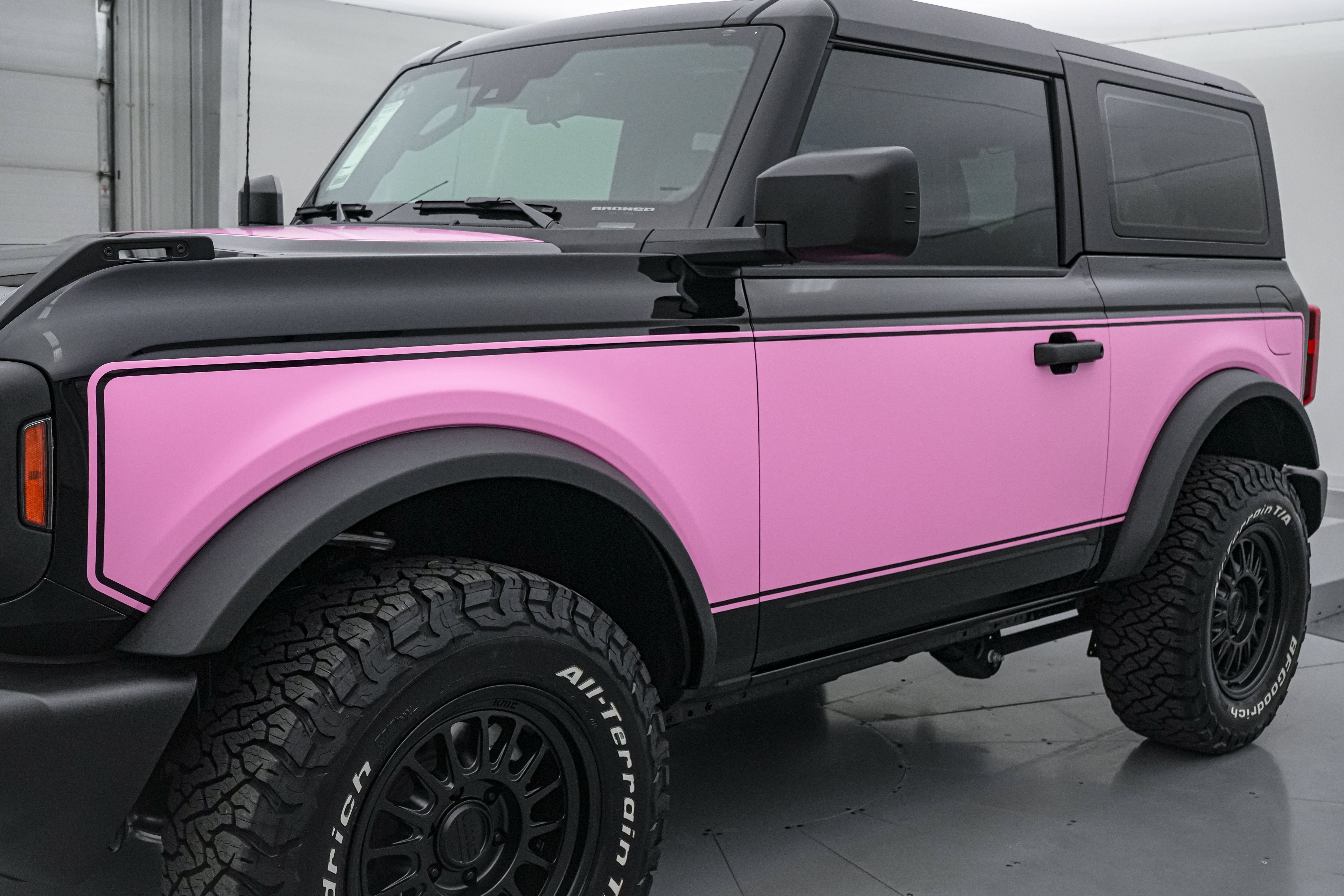 2026 Ford Bronco Vintage Pink