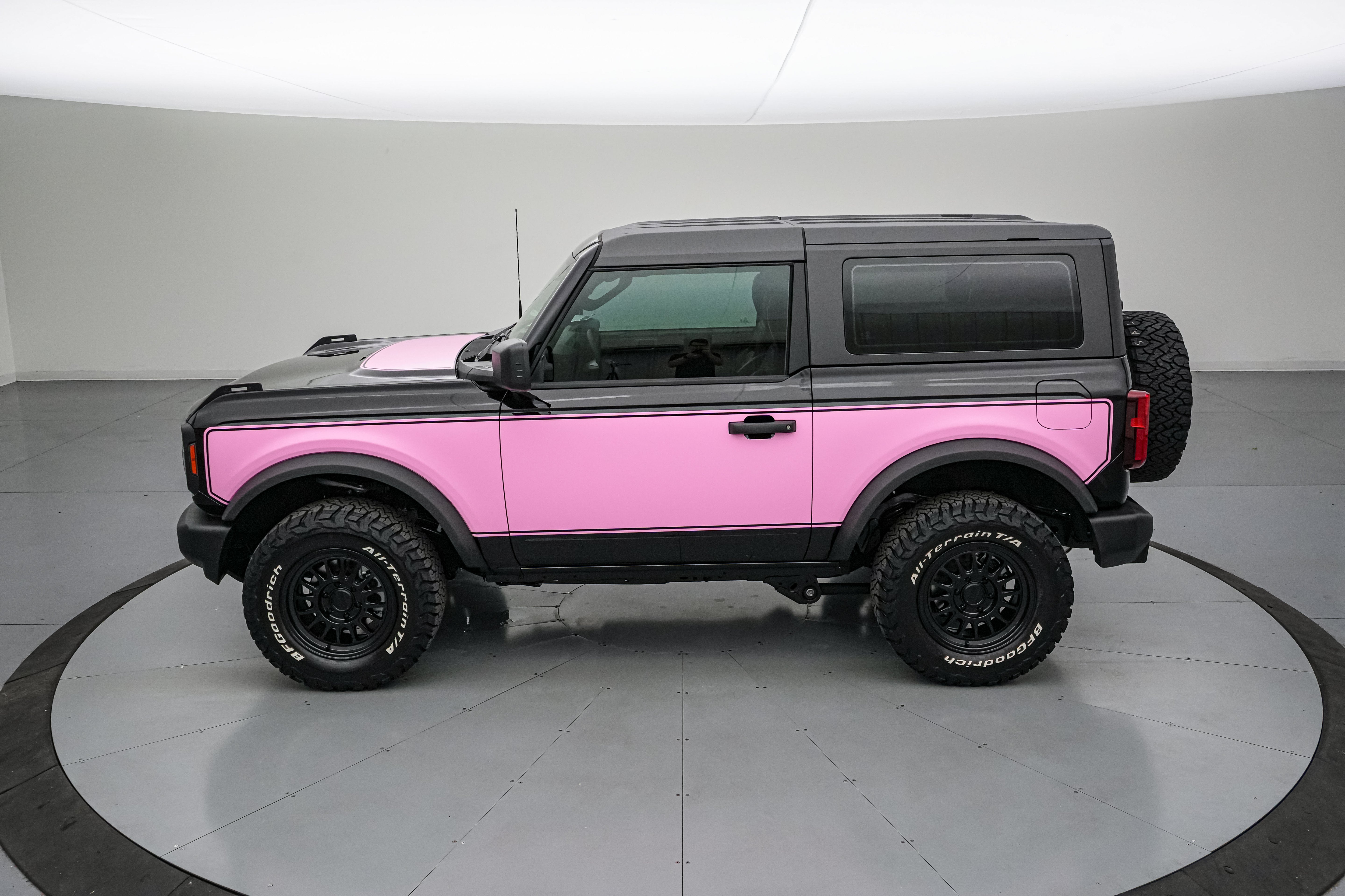 2026 Ford Bronco Vintage Pink