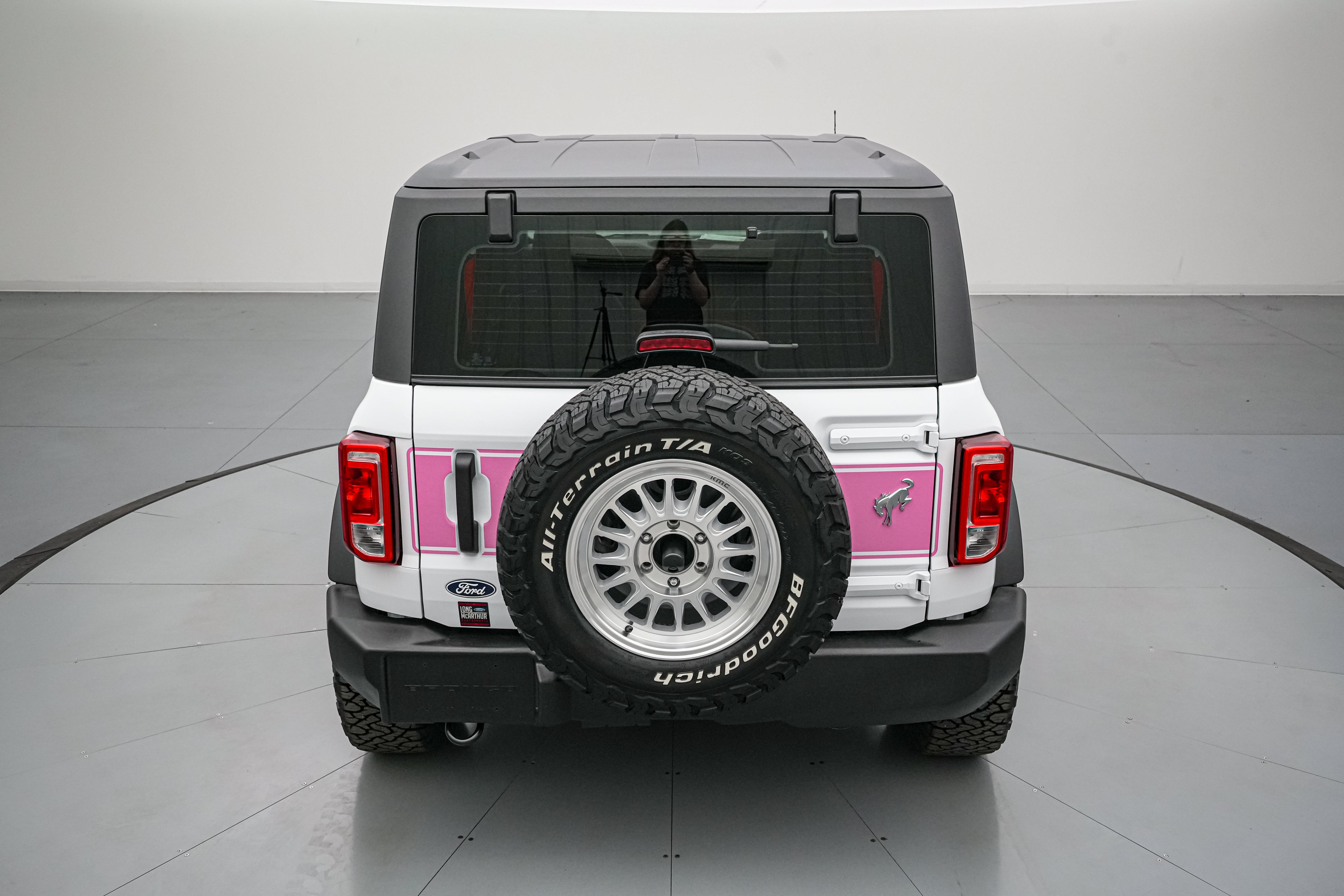 2026 Ford Bronco Vintage Pink