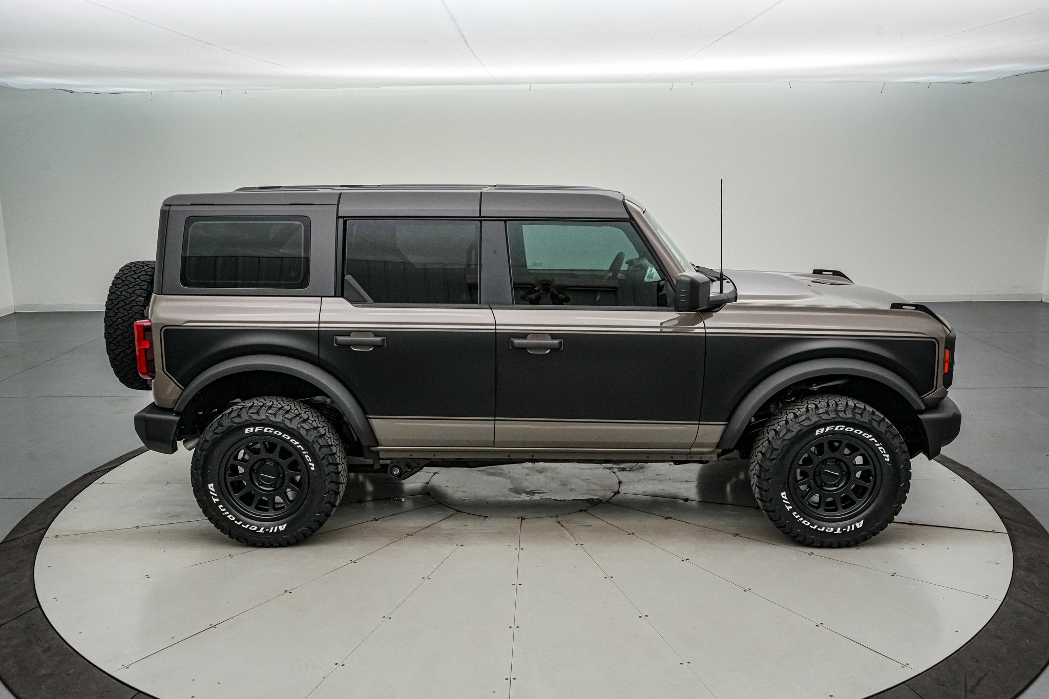 2025 Ford Bronco LMP Vintage