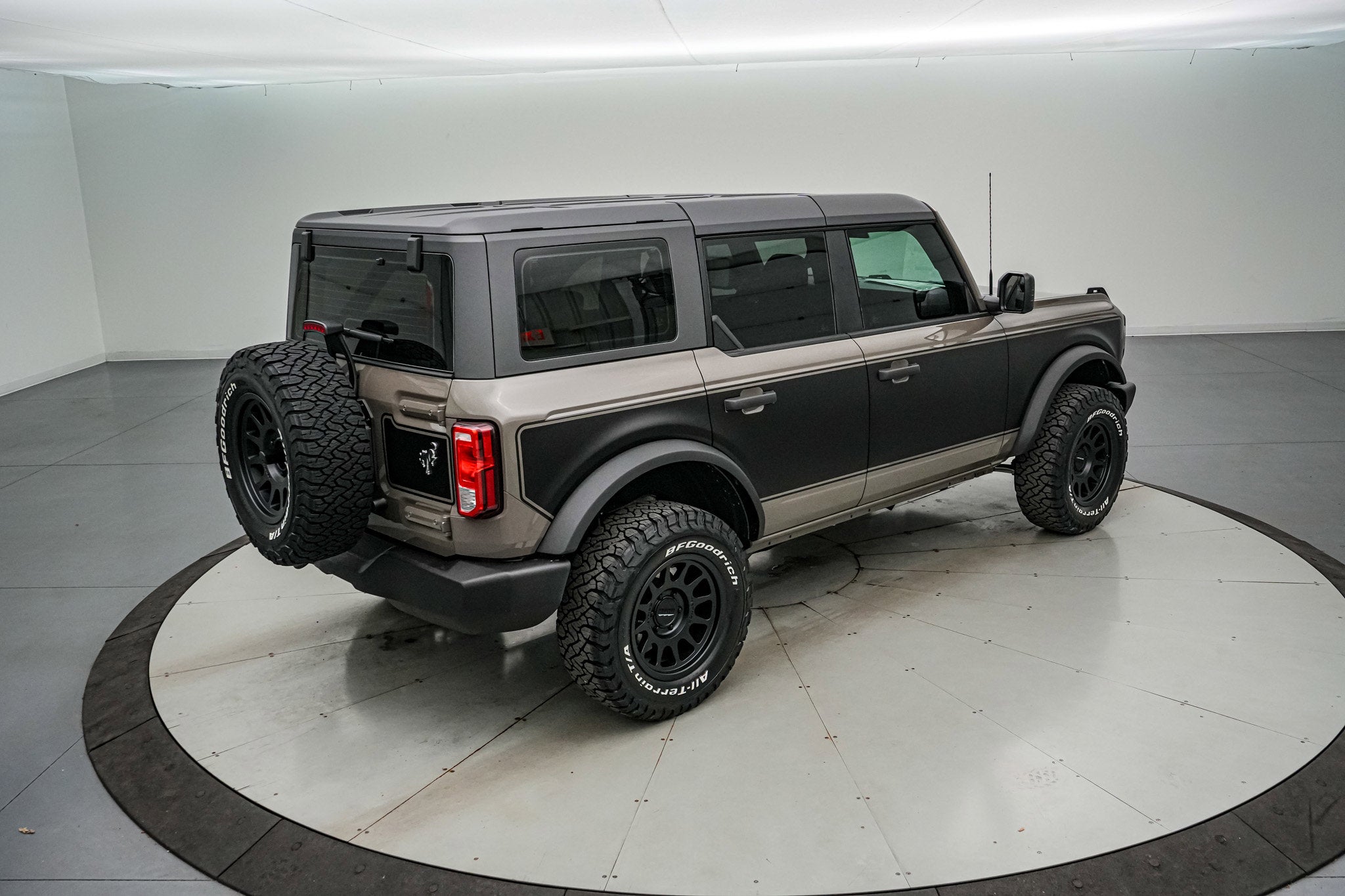 2025 Ford Bronco LMP Vintage