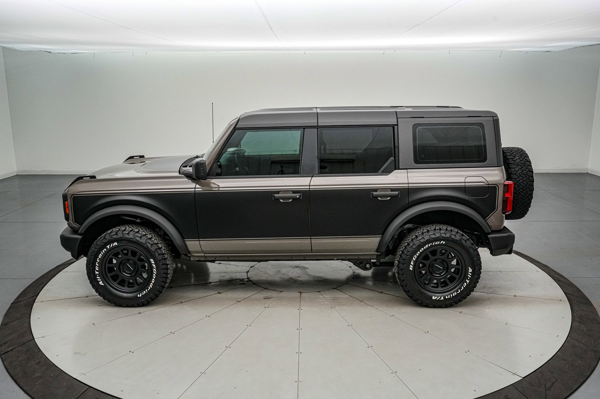2025 Ford Bronco LMP Vintage