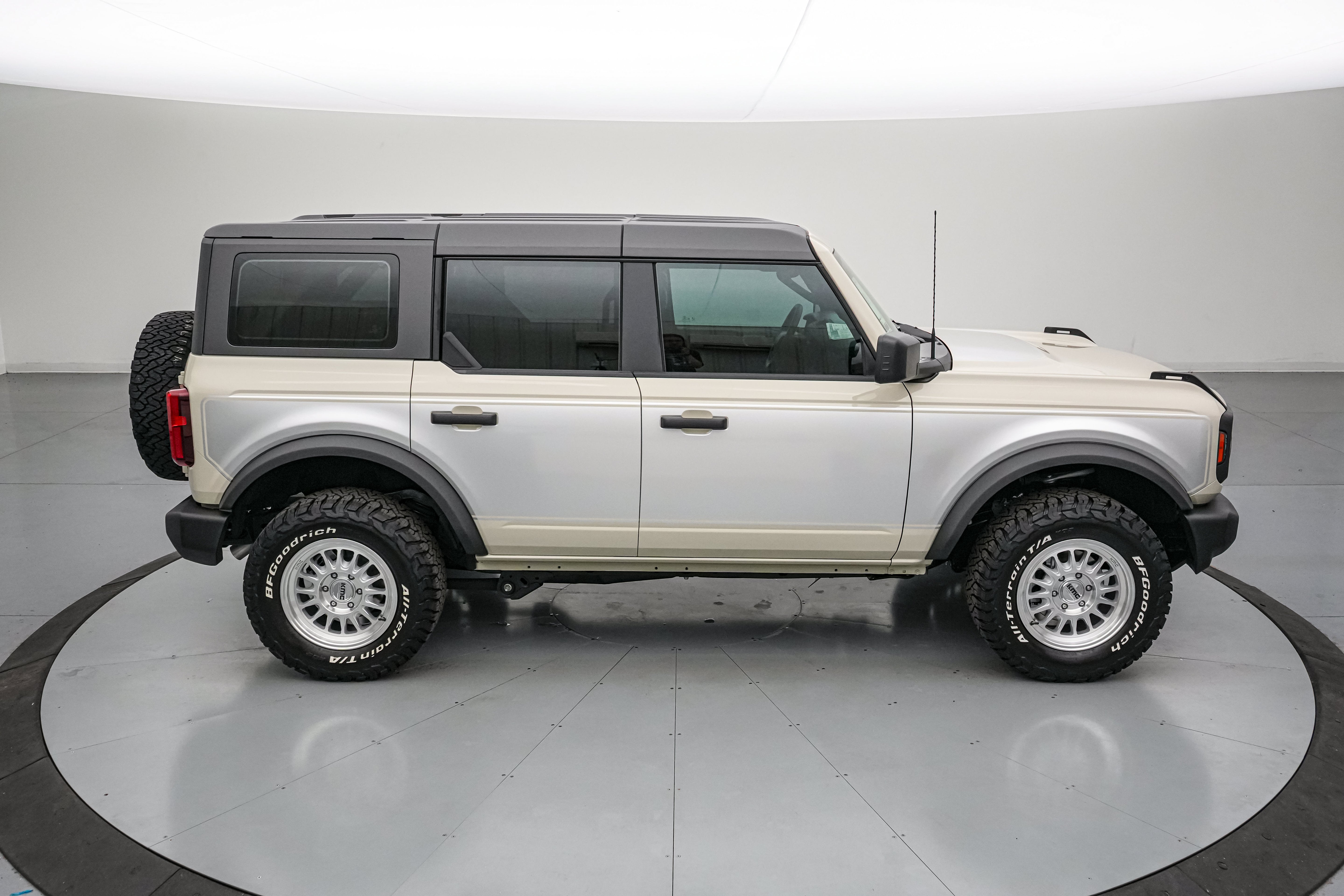 2026 Ford Bronco Vintage