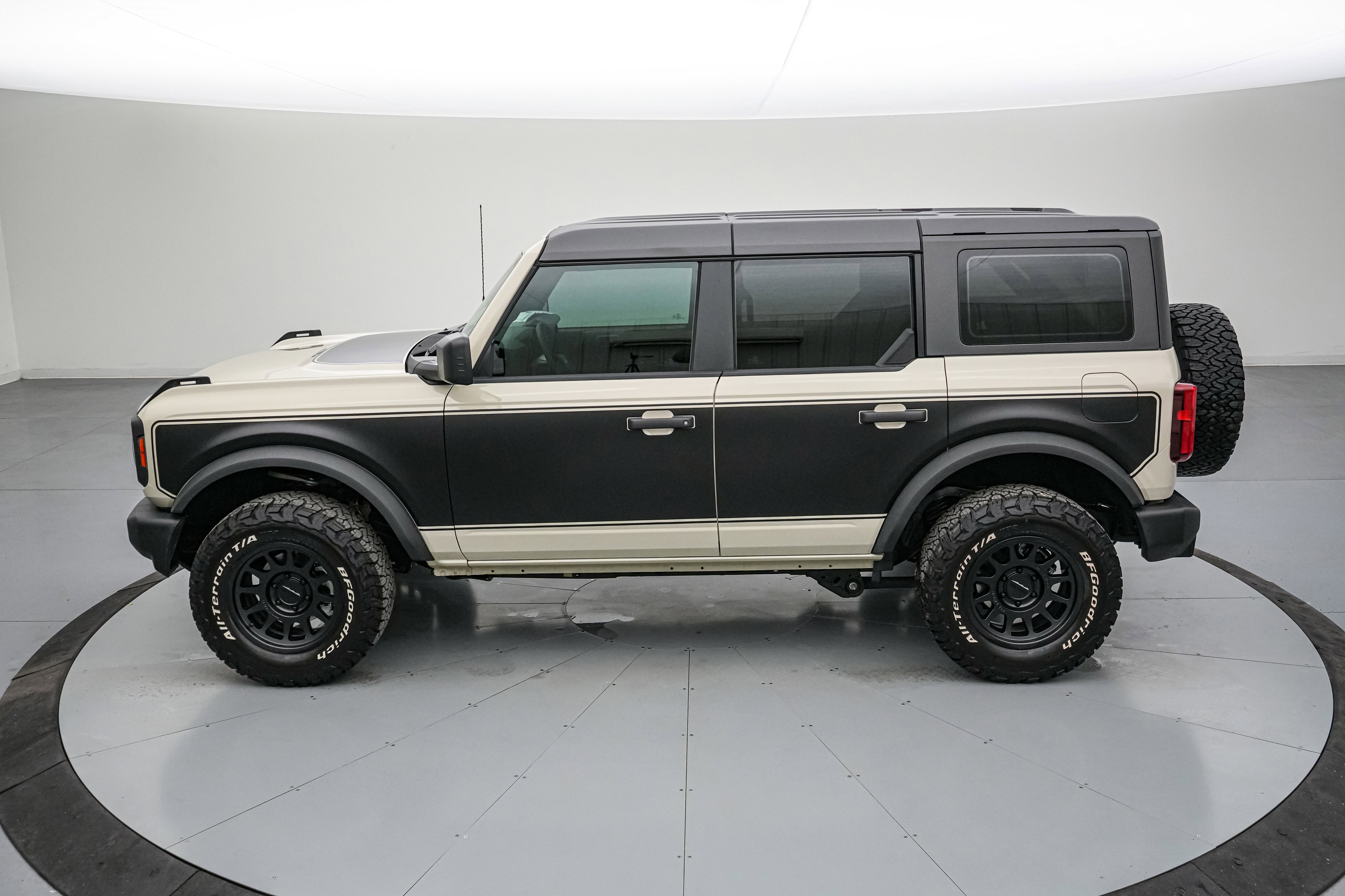 2025 Ford Bronco LMP Vintage