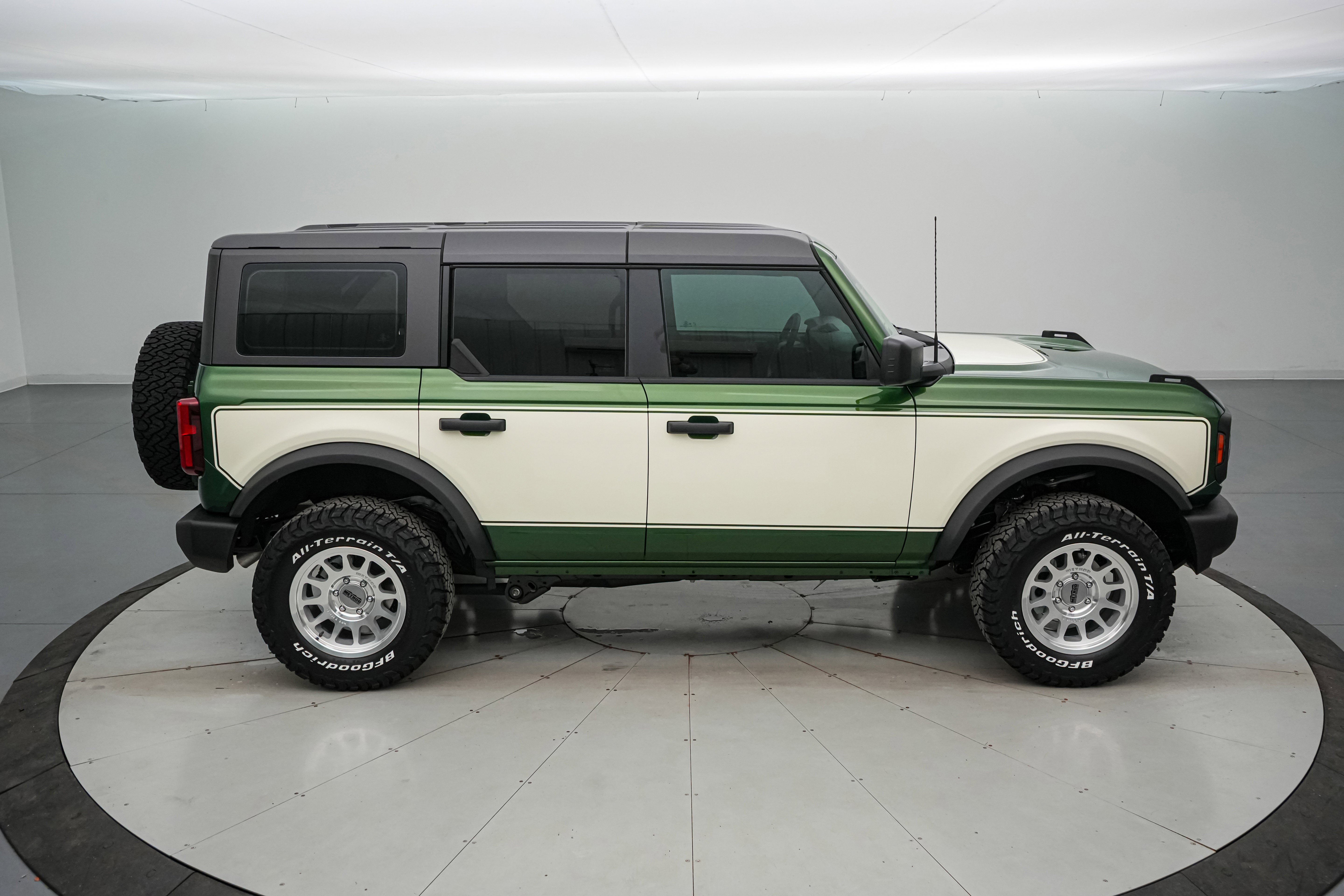 2025 Ford Bronco LMP Vintage