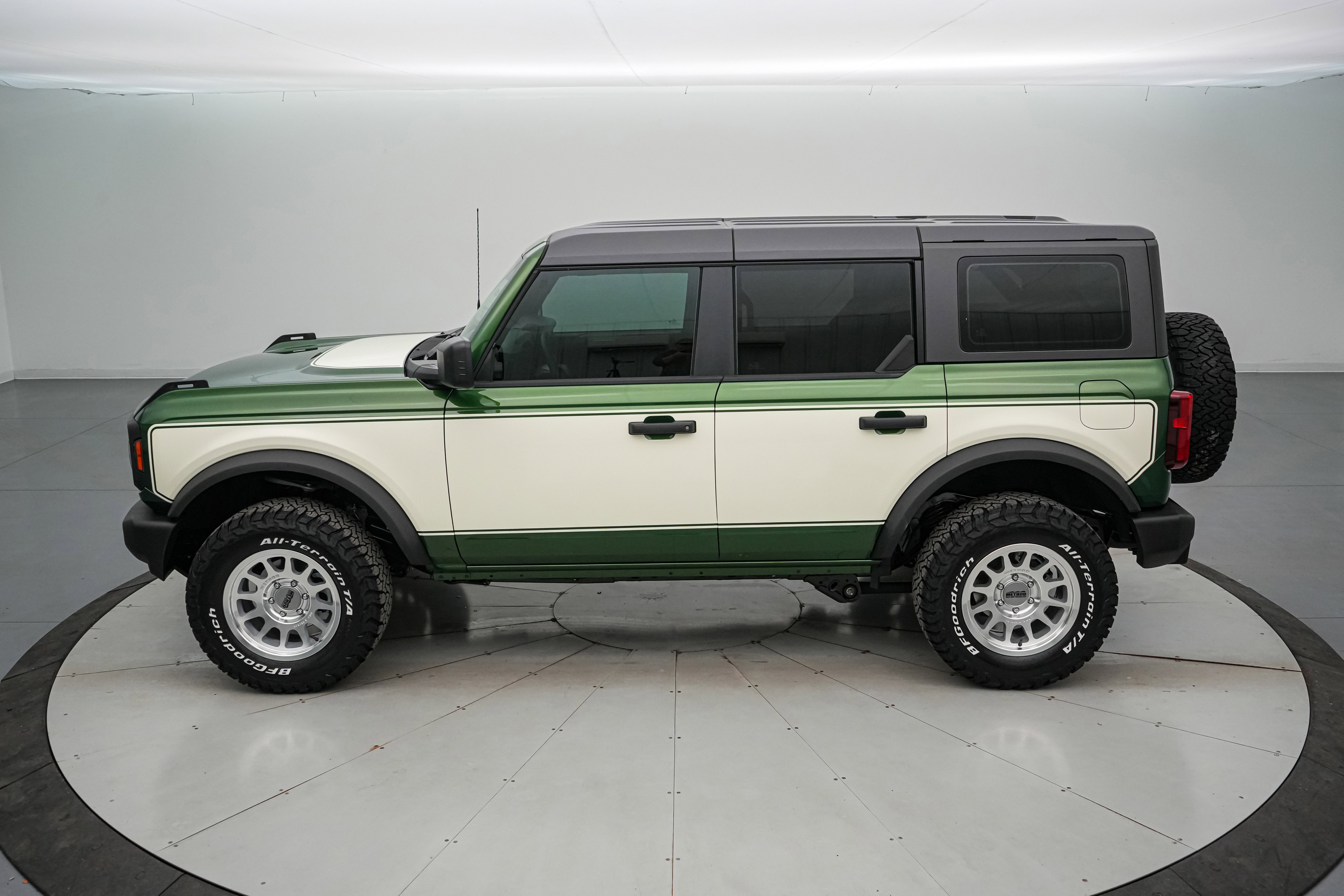 2025 Ford Bronco LMP Vintage