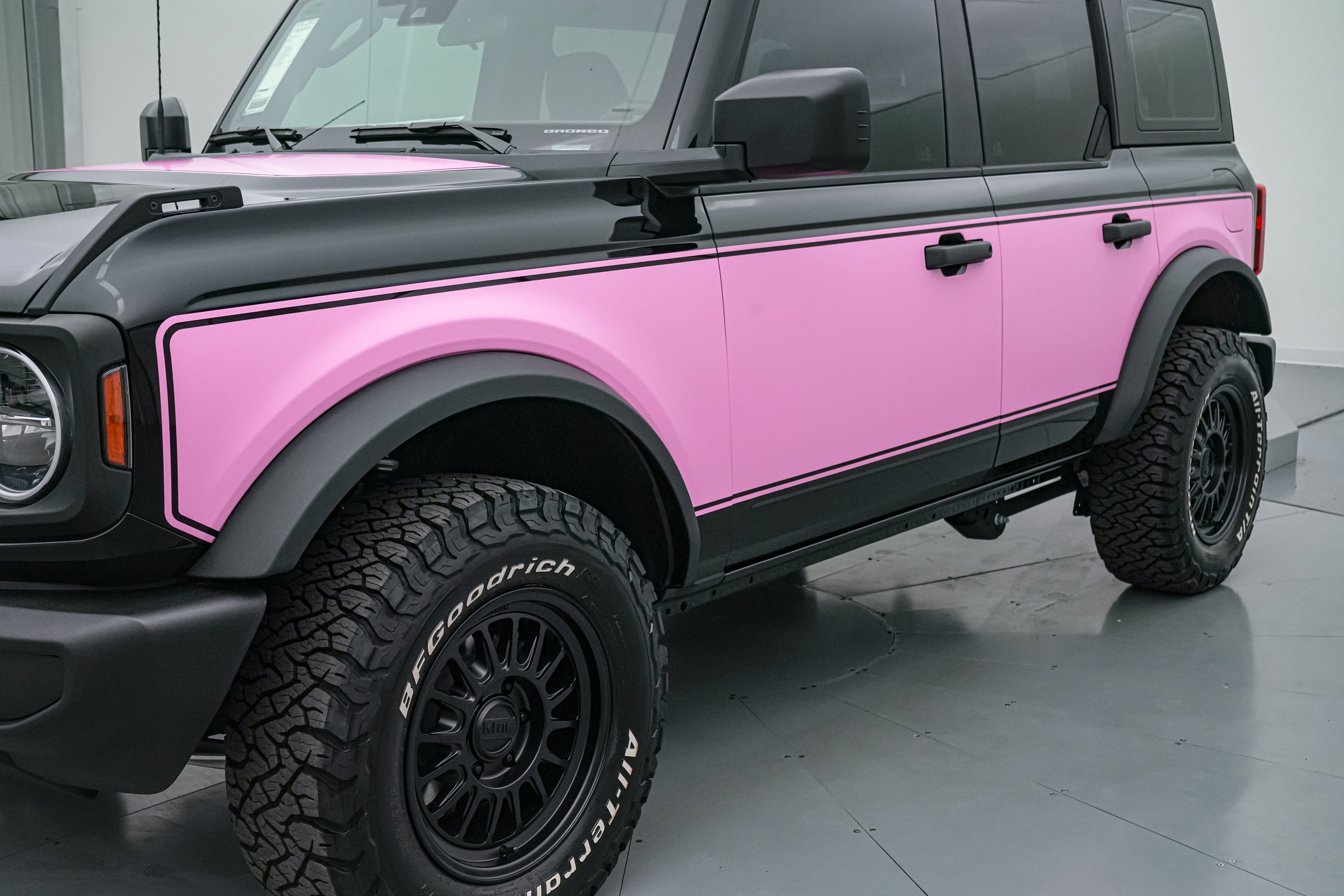 2026 Ford Bronco Vintage Pink