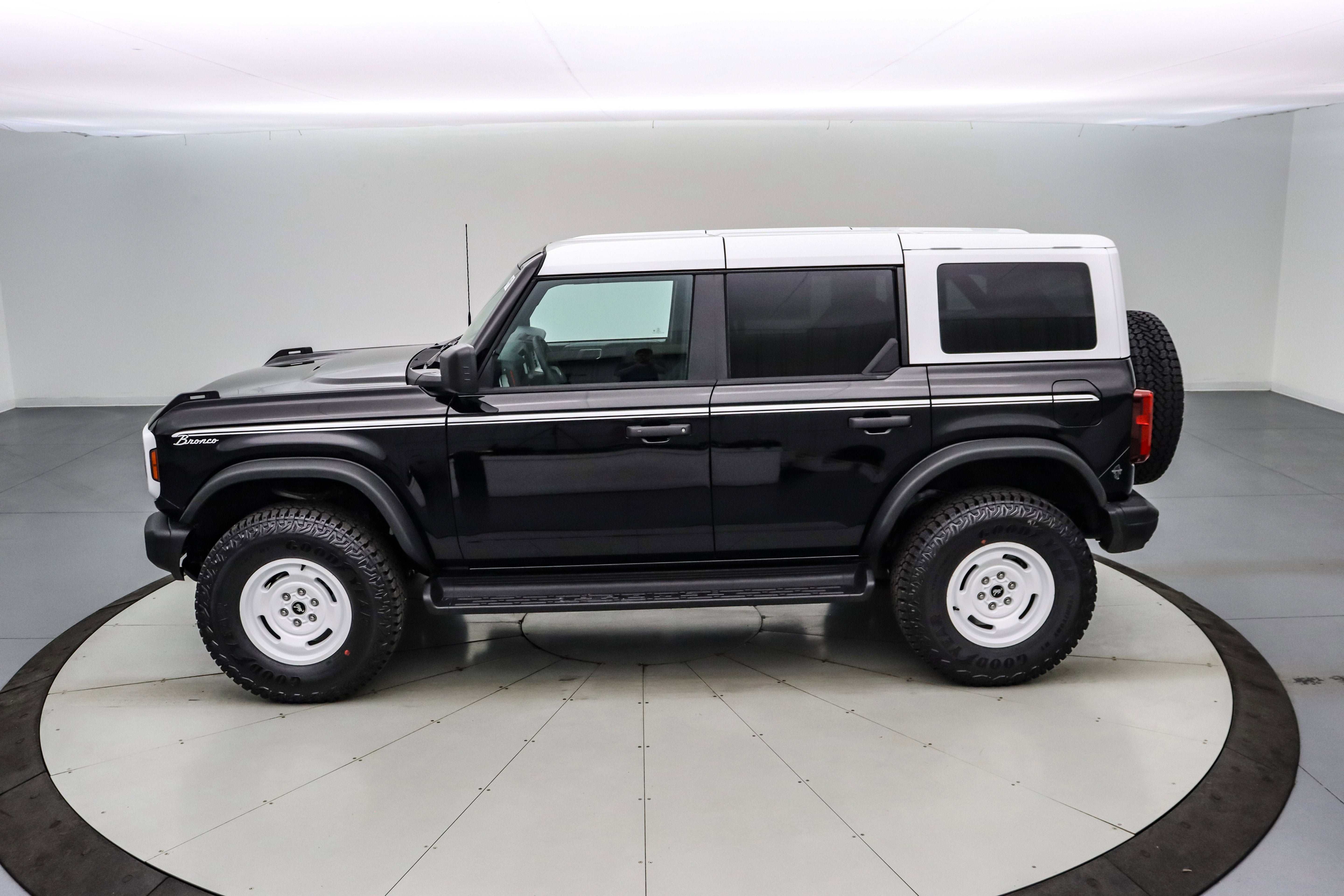 2025 Ford Bronco Heritage Edition