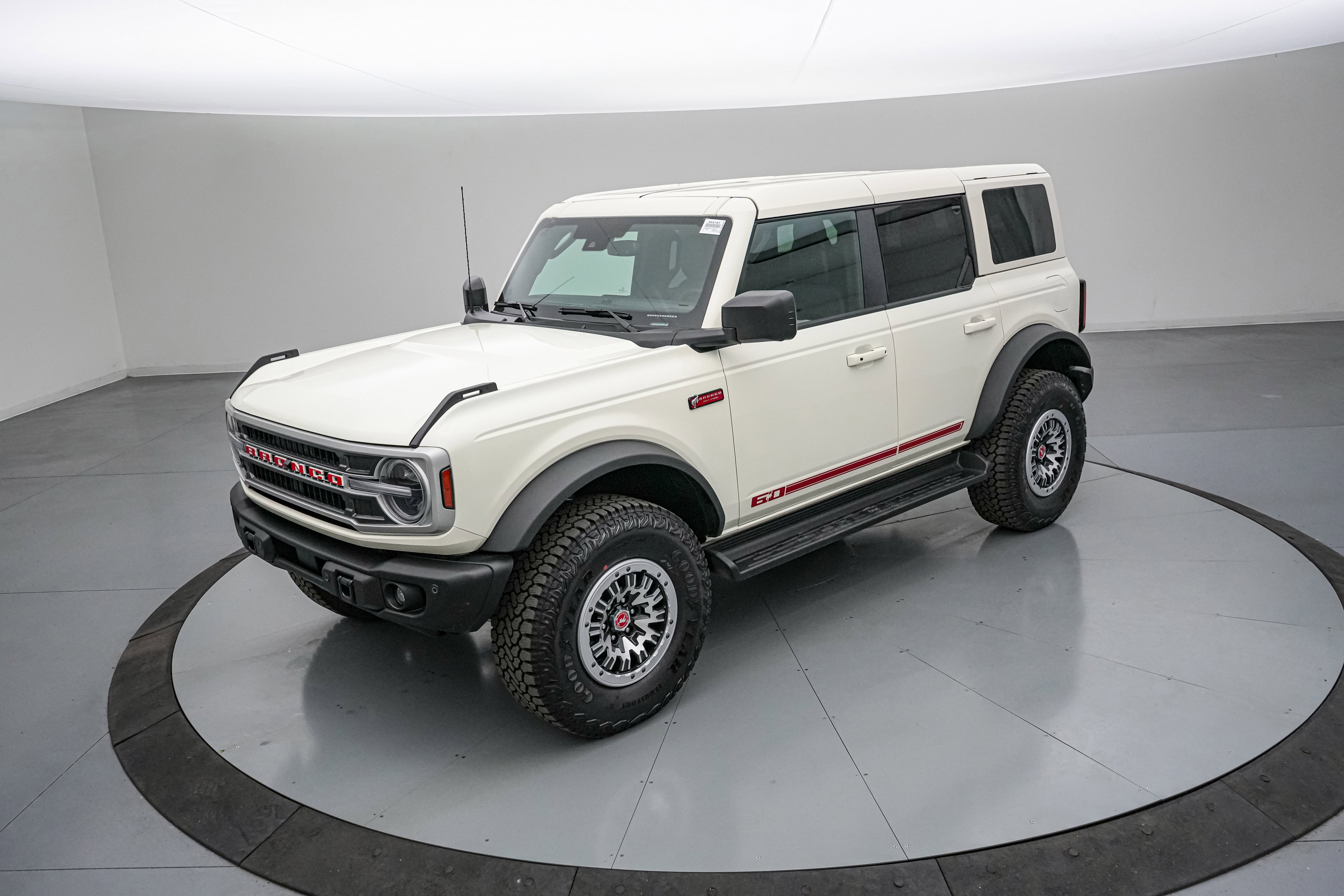 2026 Ford Bronco Outer Banks 60th Edition