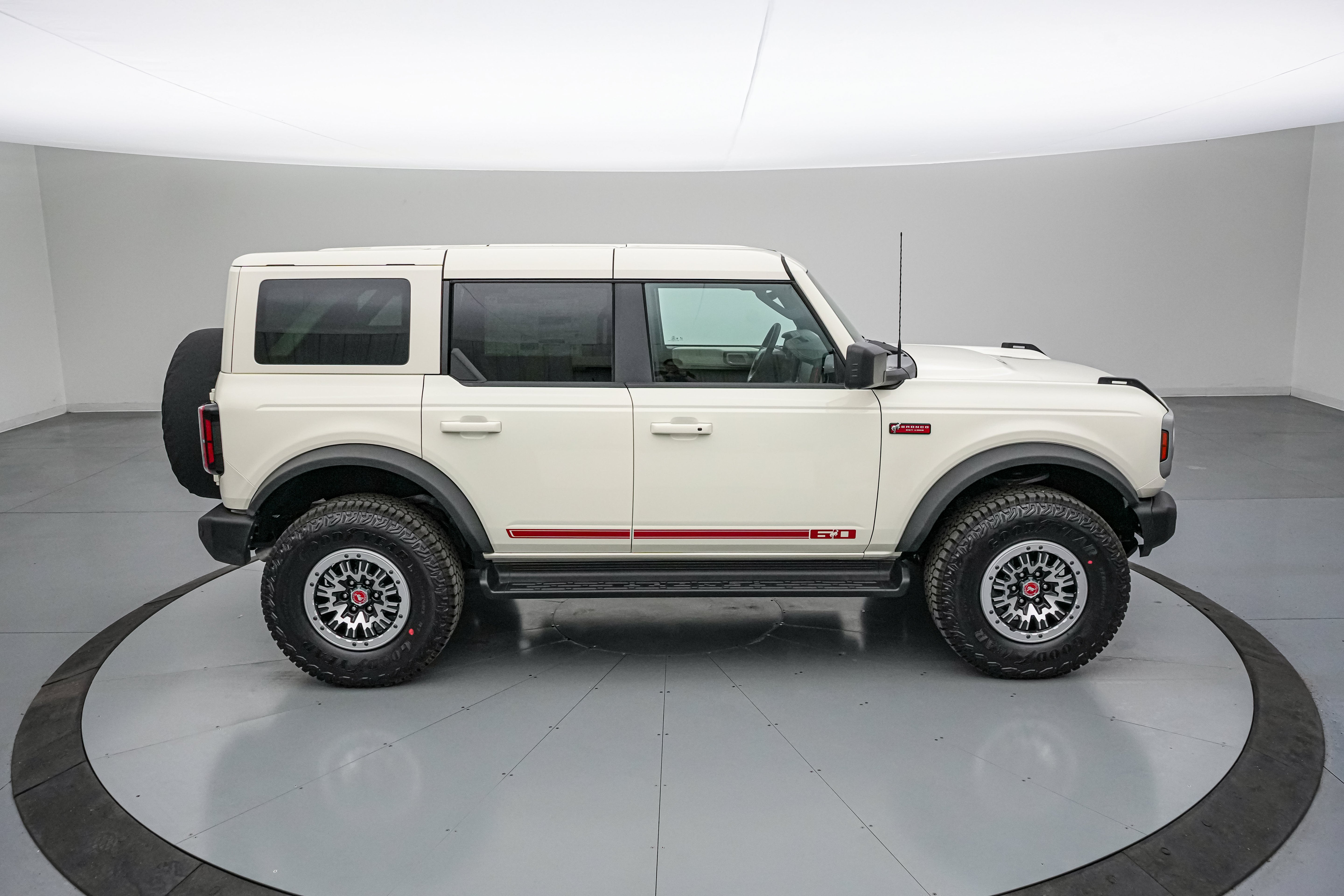 2026 Ford Bronco Outer Banks w/60th Anniversary