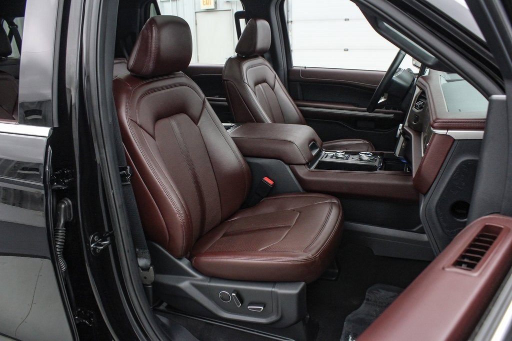 2023 Ford Expedition Max Limited w/ Mahogany Leather