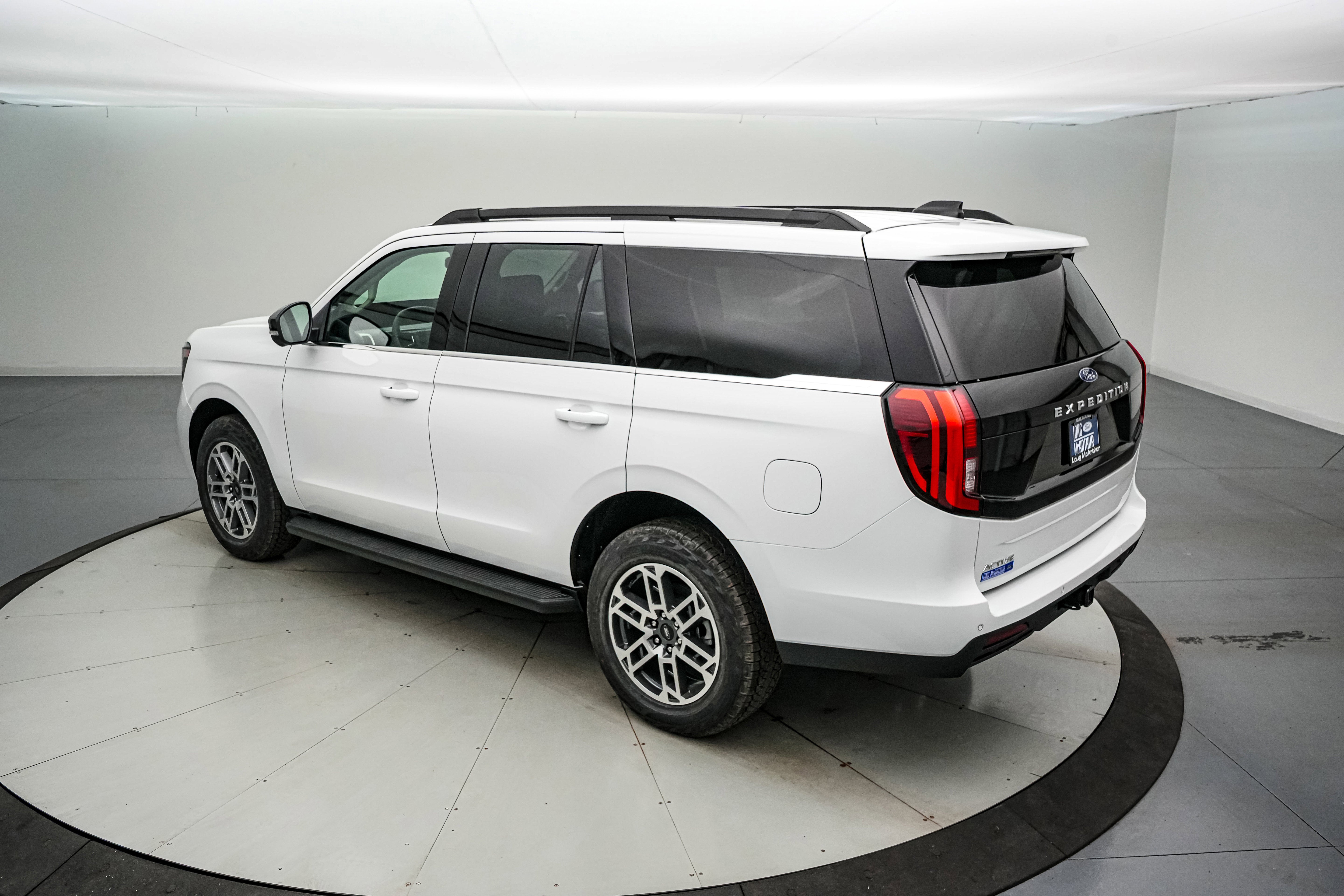 2026 Ford Expedition Active