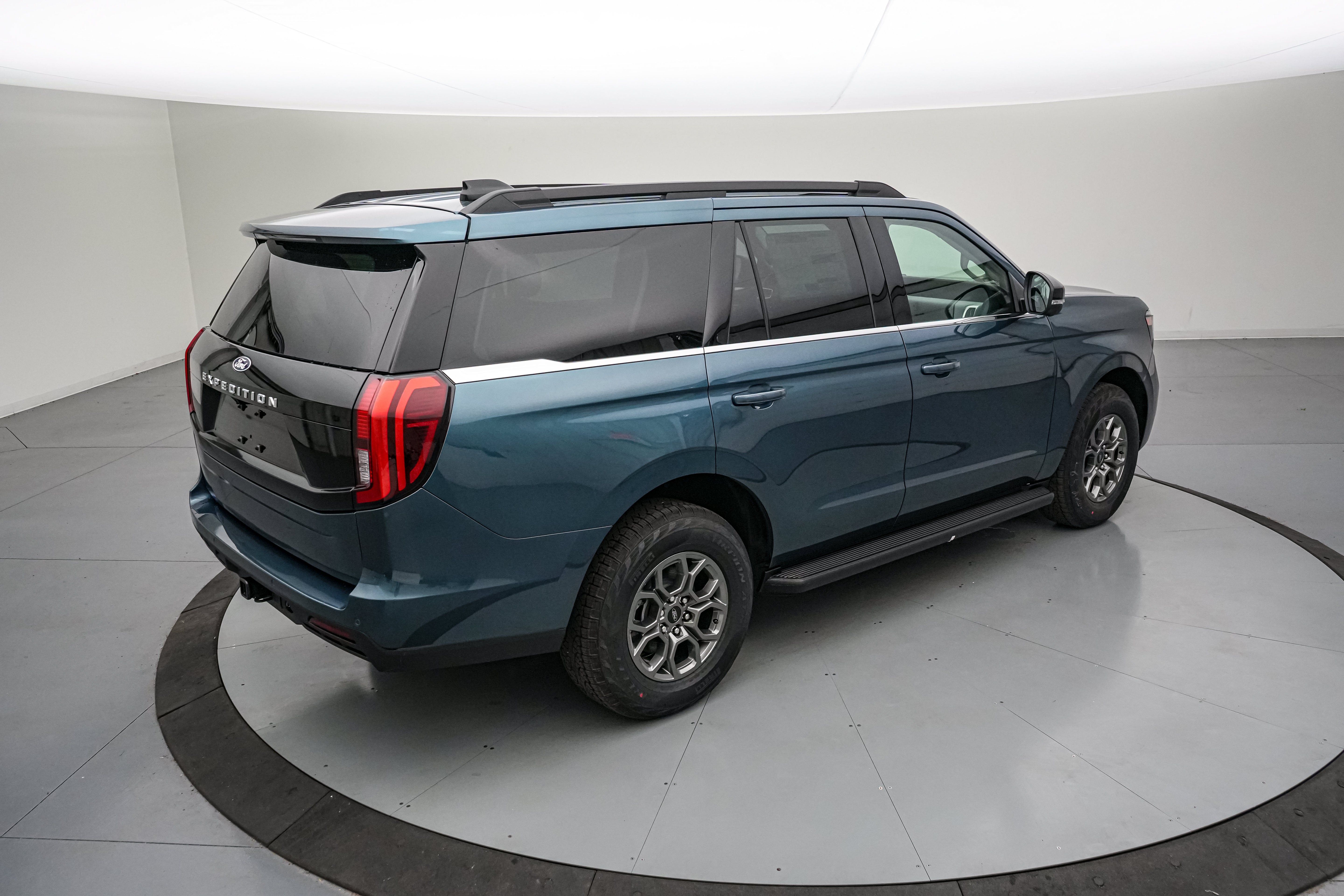 2027 Ford Expedition Active