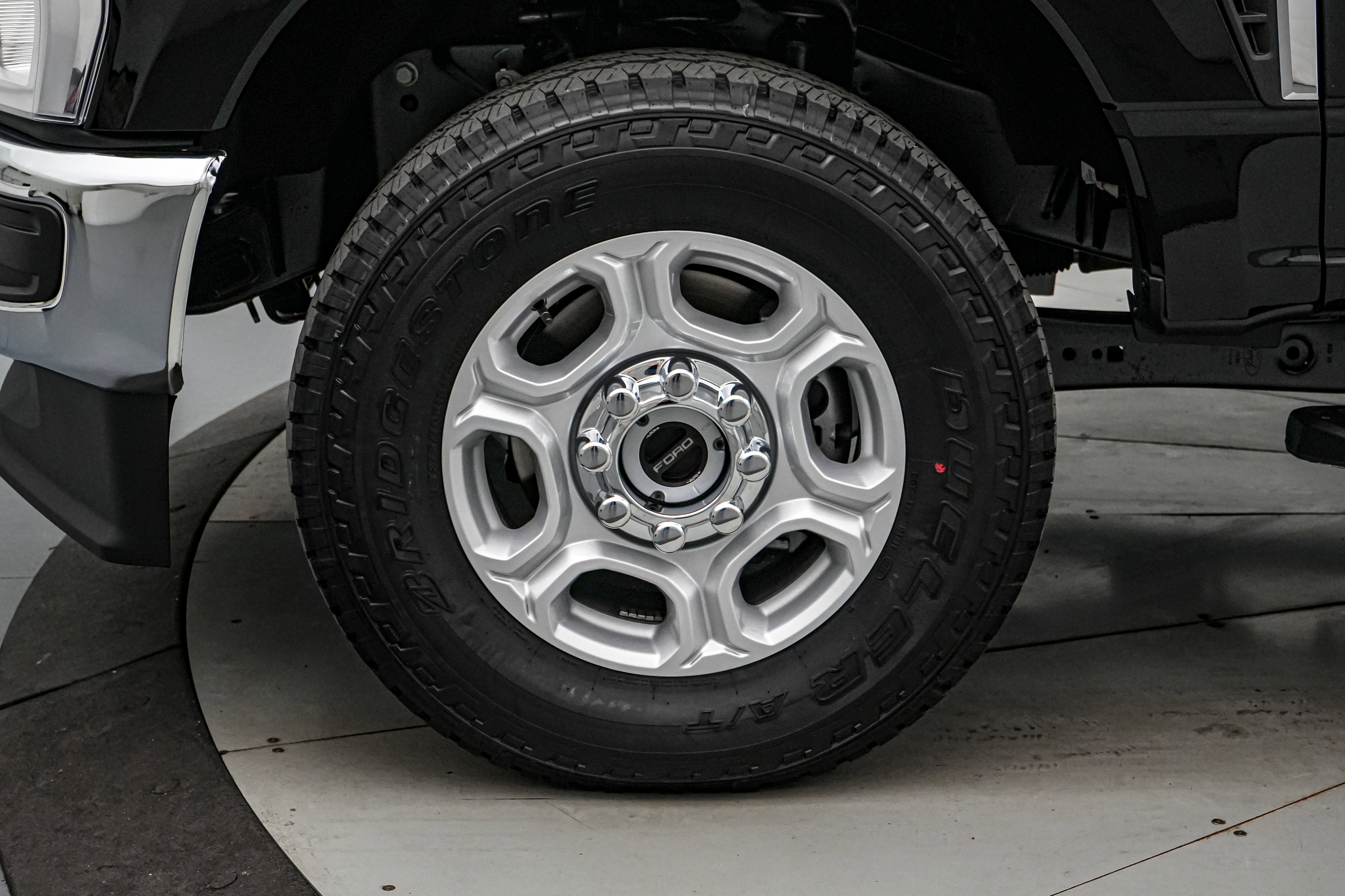 2026 Ford Super Duty F-250 SRW XLT Luxury Package