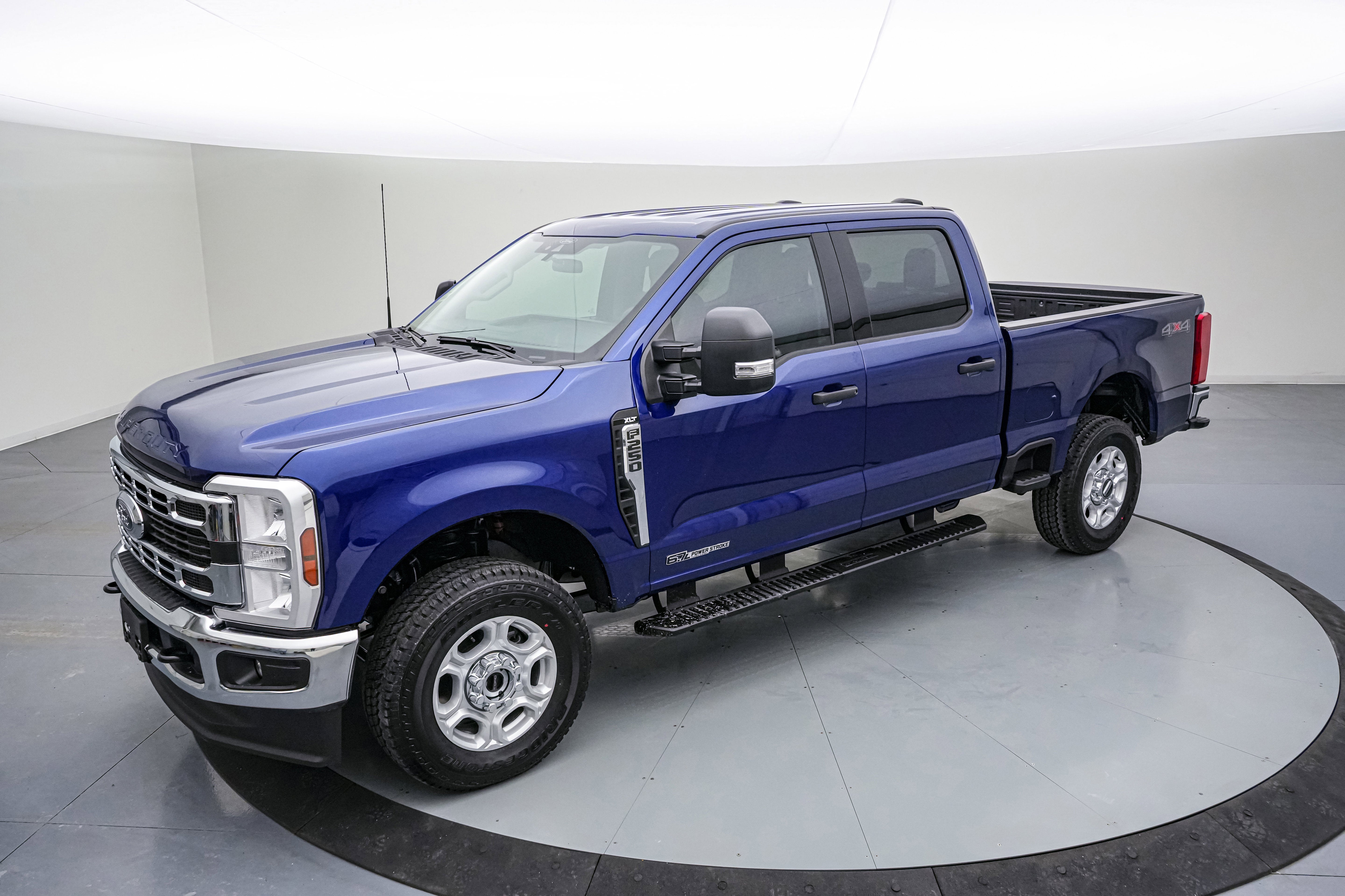 2026 Ford Super Duty F-250 SRW XLT Luxury Package