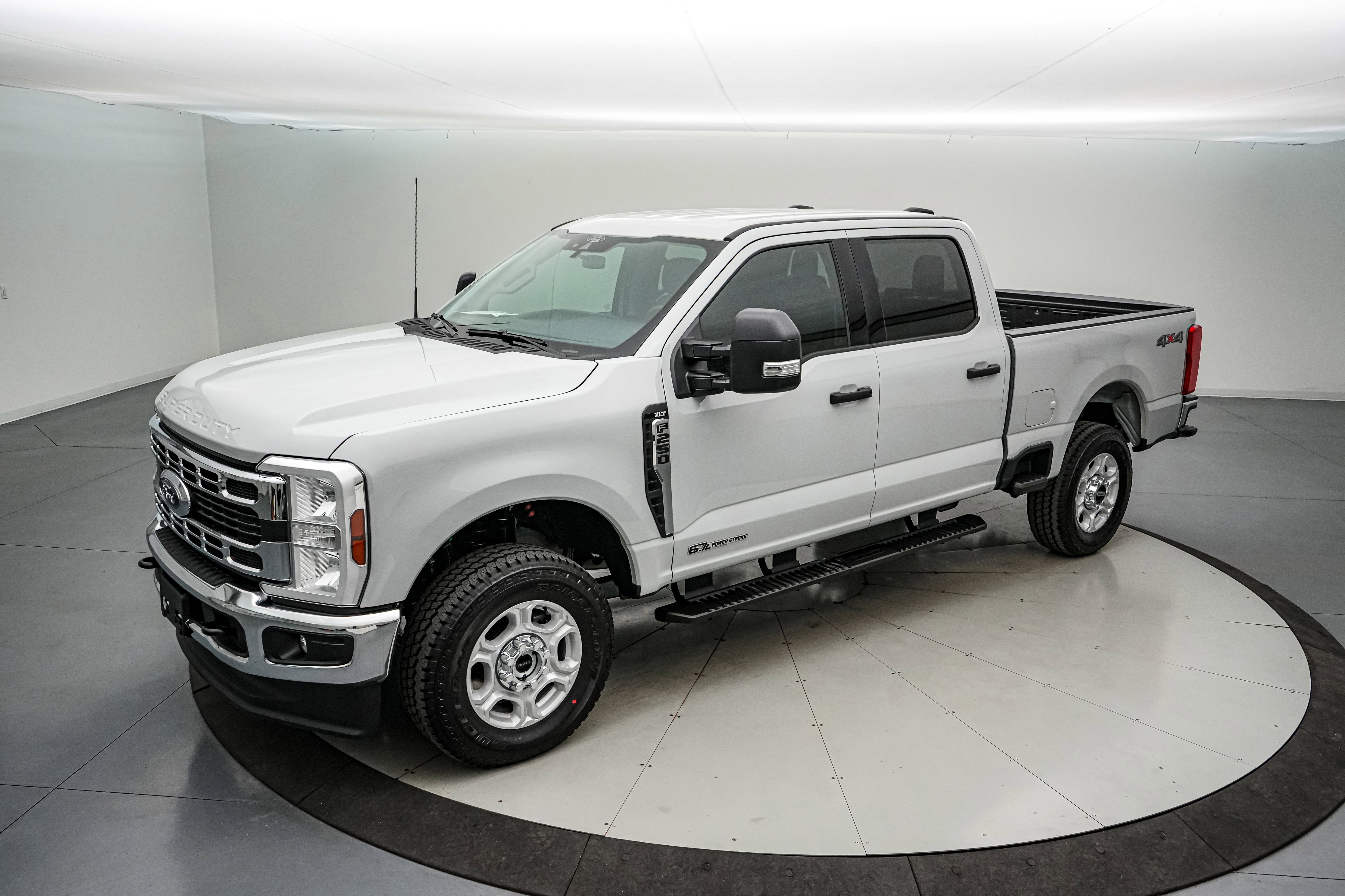 2026 Ford Super Duty F-250 SRW XLT Luxury Package