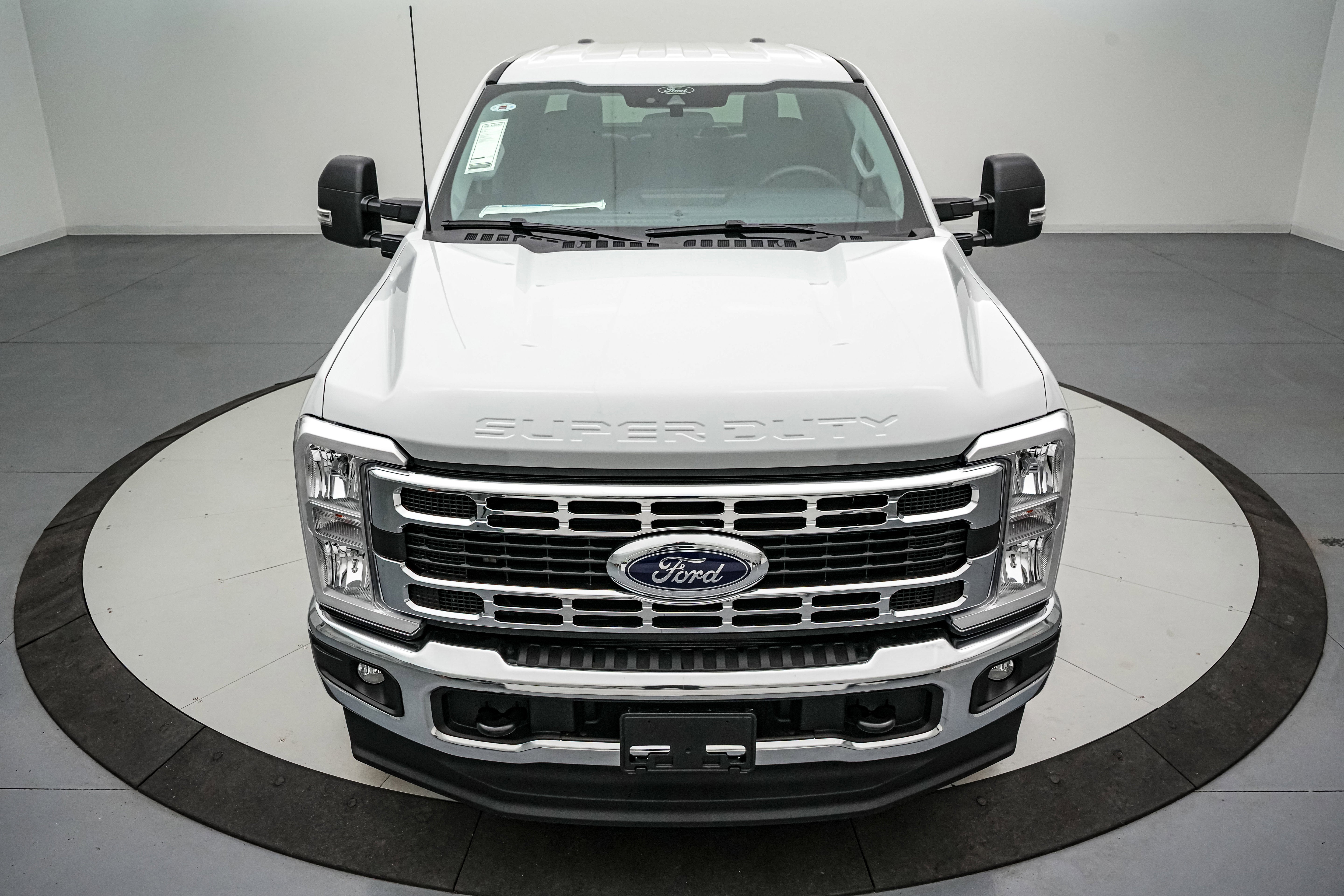 2026 Ford Super Duty F-250 SRW XLT Luxury Package