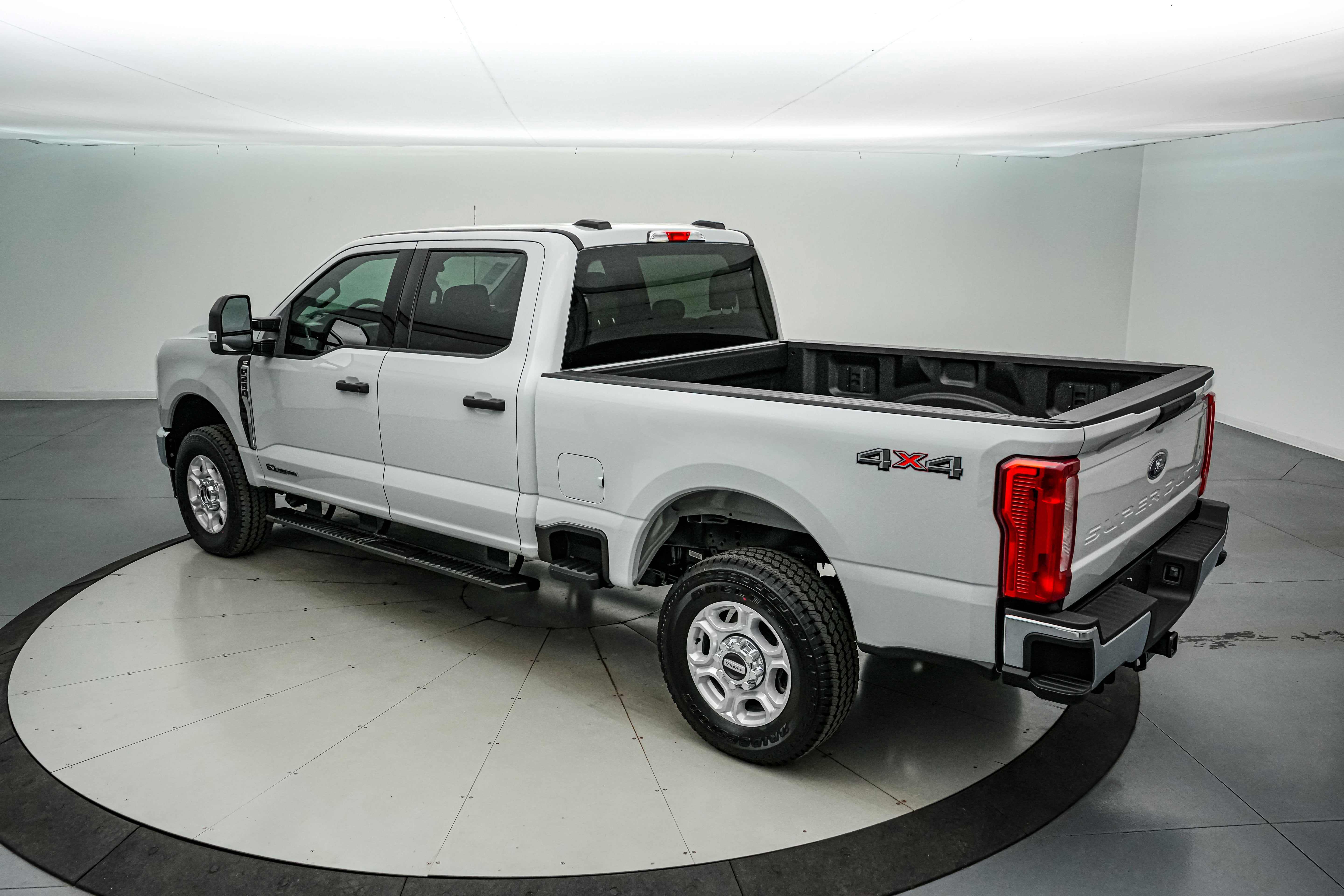 2026 Ford Super Duty F-250 SRW XLT Luxury Package