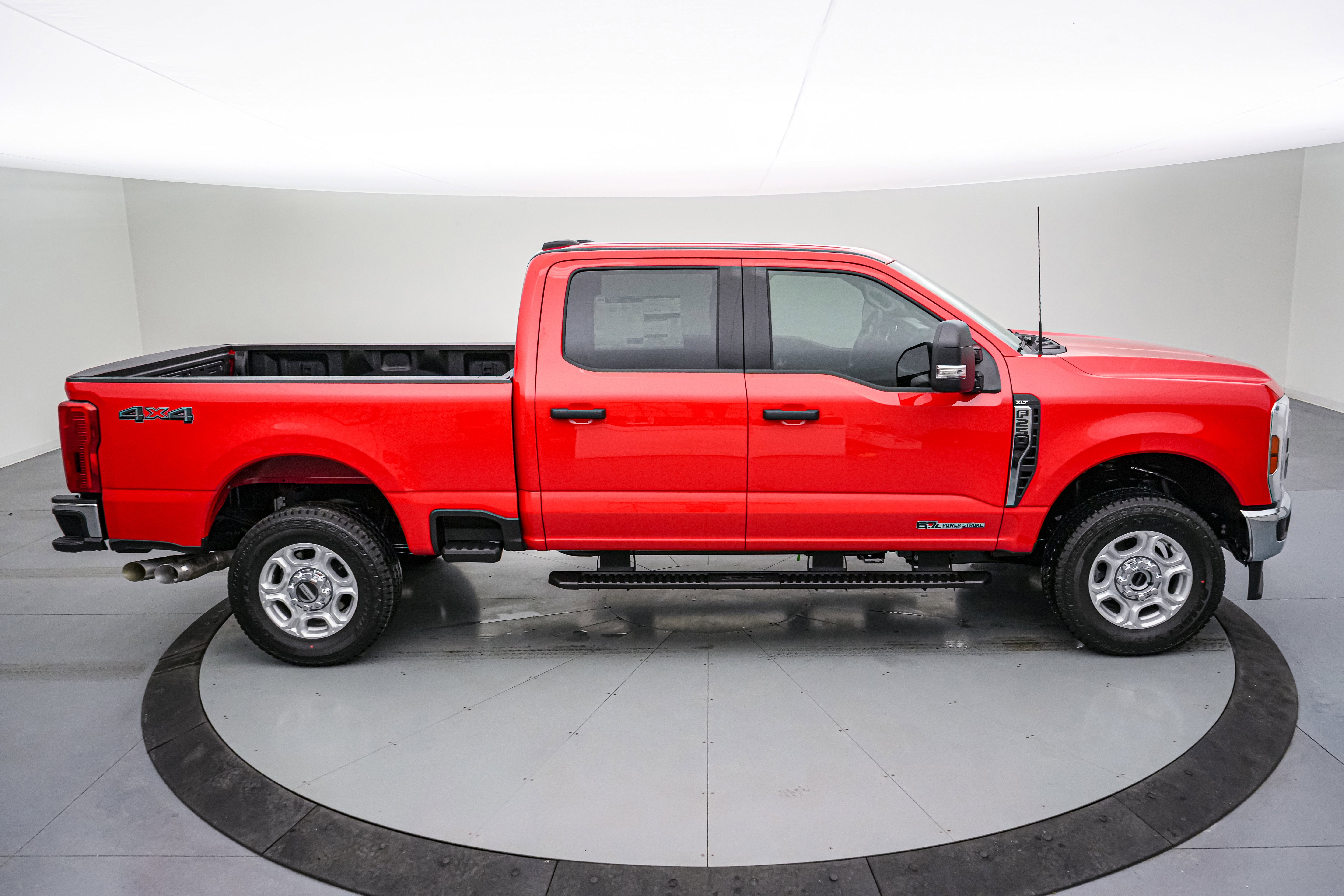 2026 Ford Super Duty F-250 SRW XLT Luxury Package