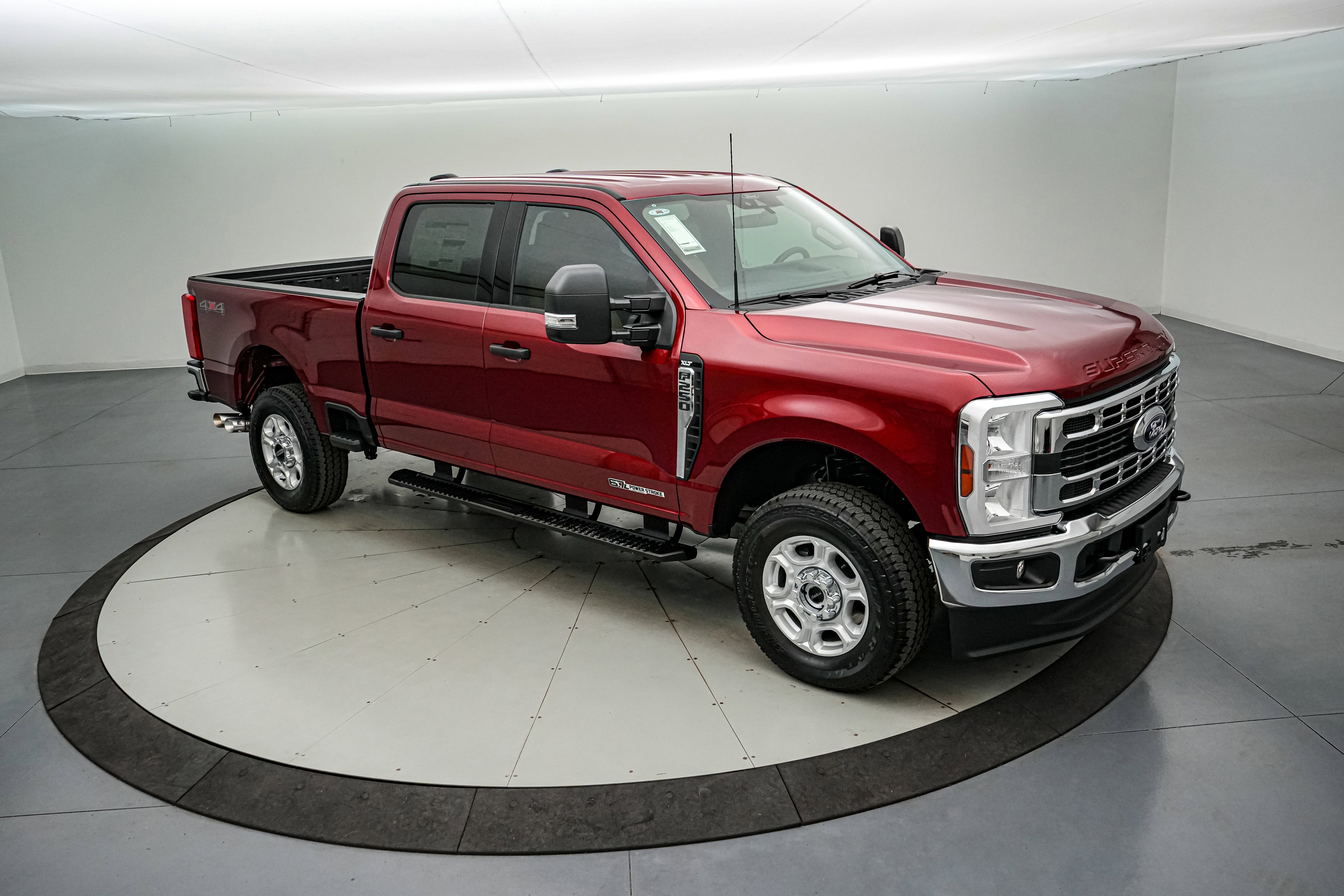 2026 Ford Super Duty F-250 SRW XLT Luxury Package