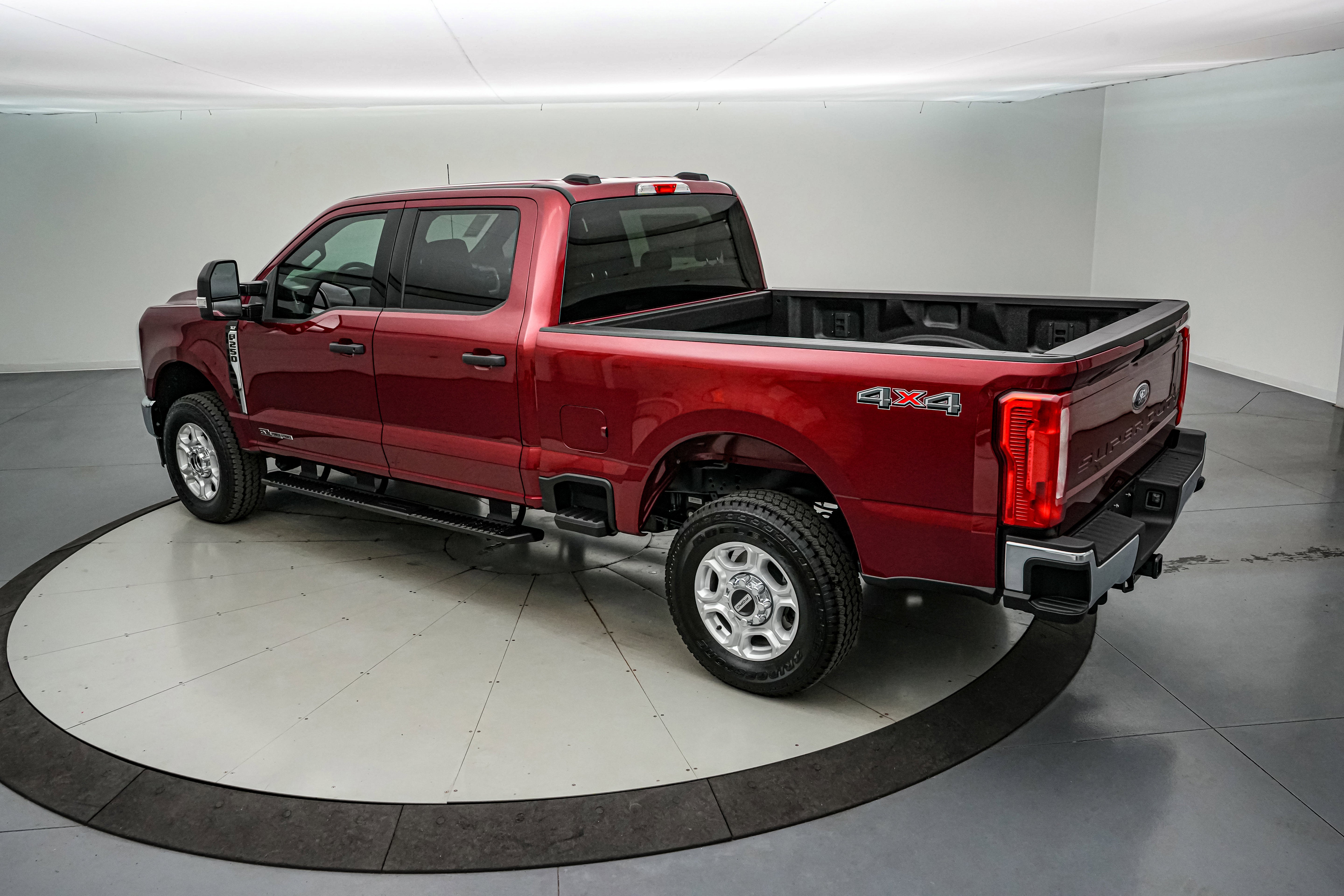 2026 Ford Super Duty F-250 SRW XLT Luxury Package