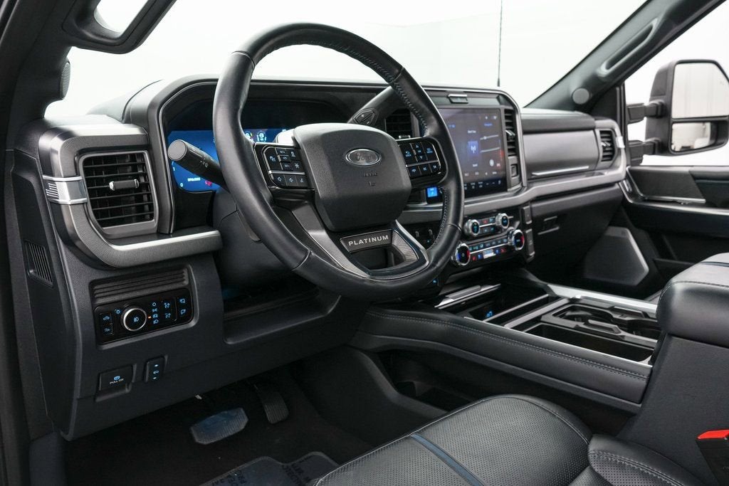 2025 Ford Super Duty F-250 SRW Platinum