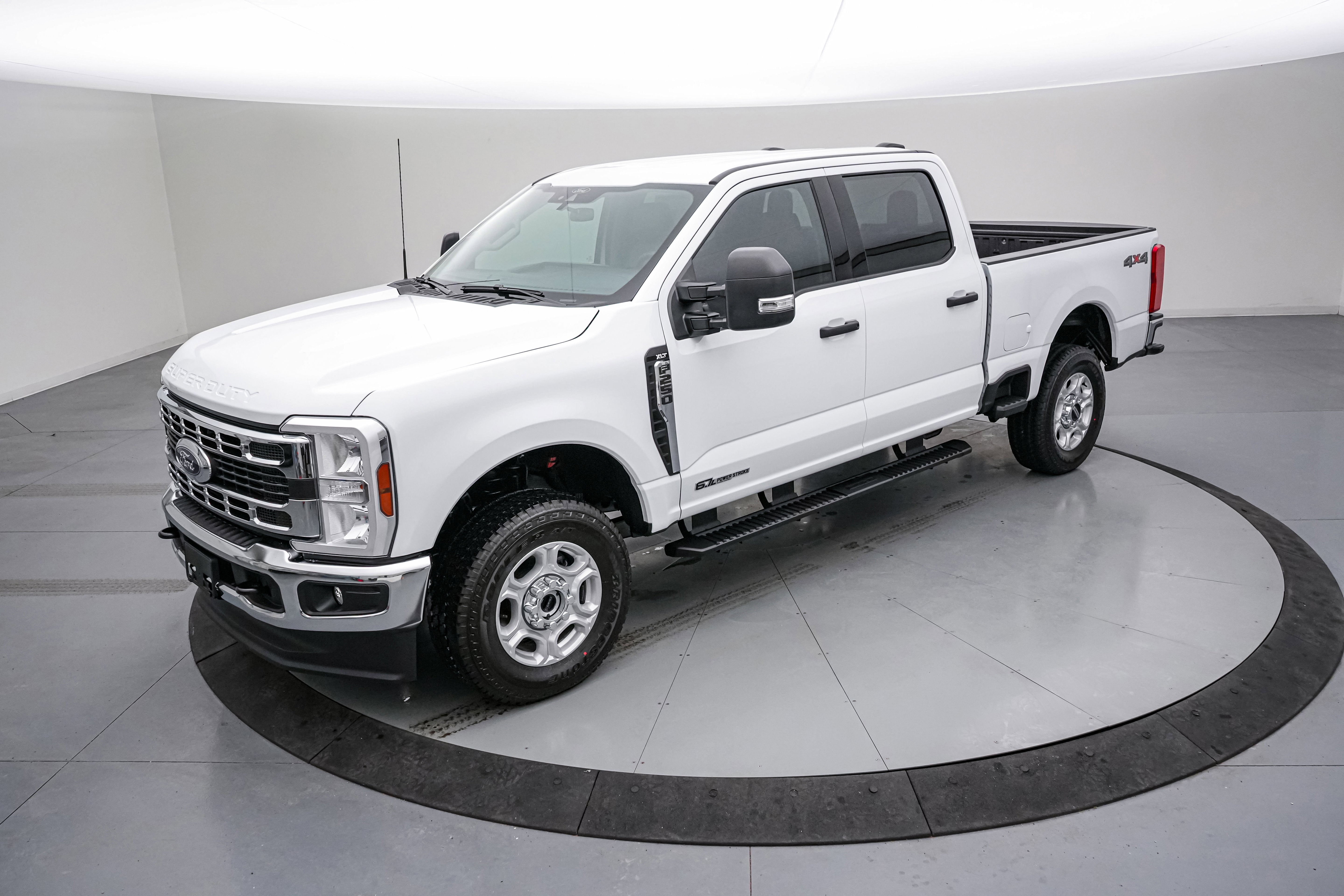 2026 Ford Super Duty F-250 SRW XLT Luxury Package