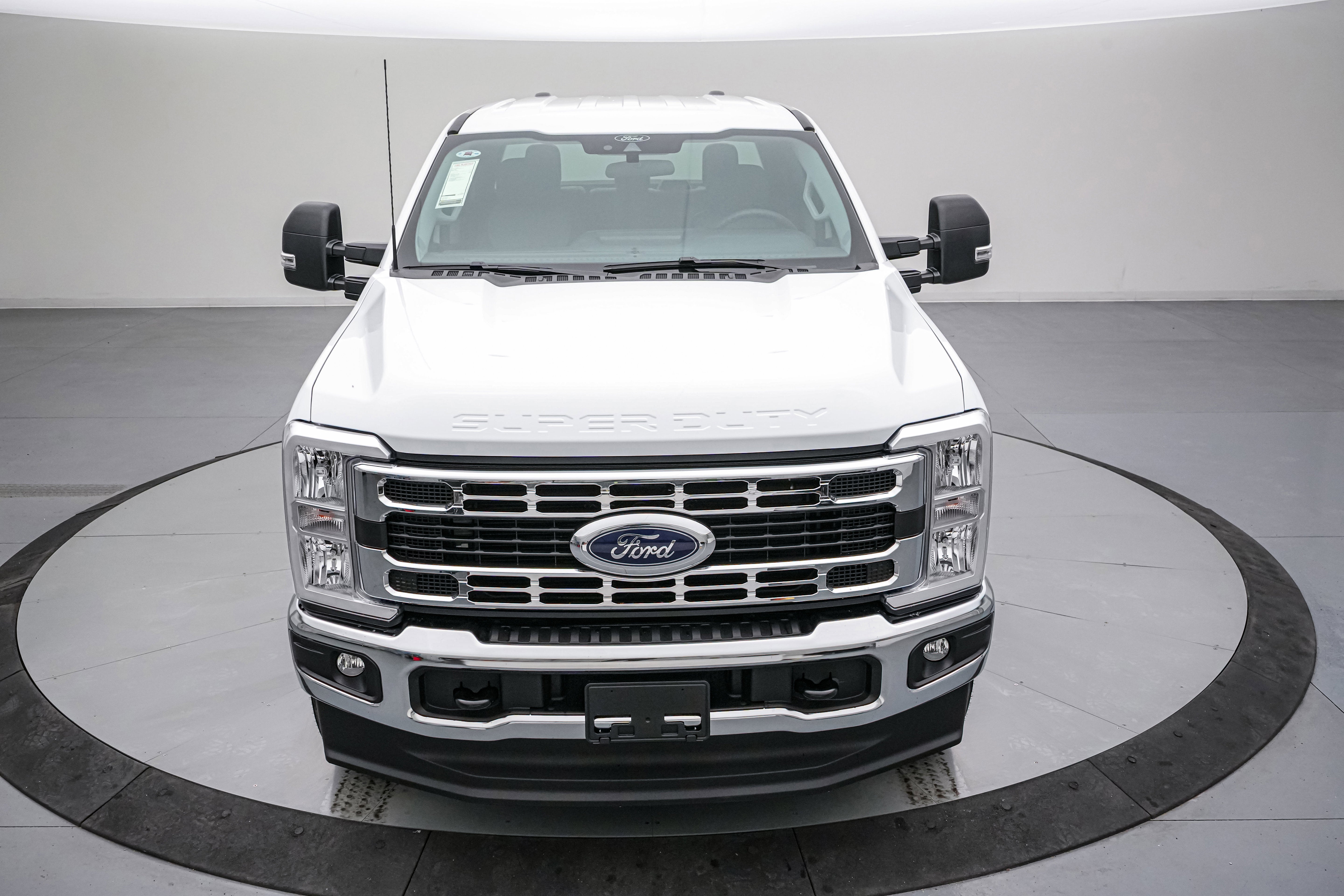 2026 Ford Super Duty F-250 SRW XLT Luxury Package