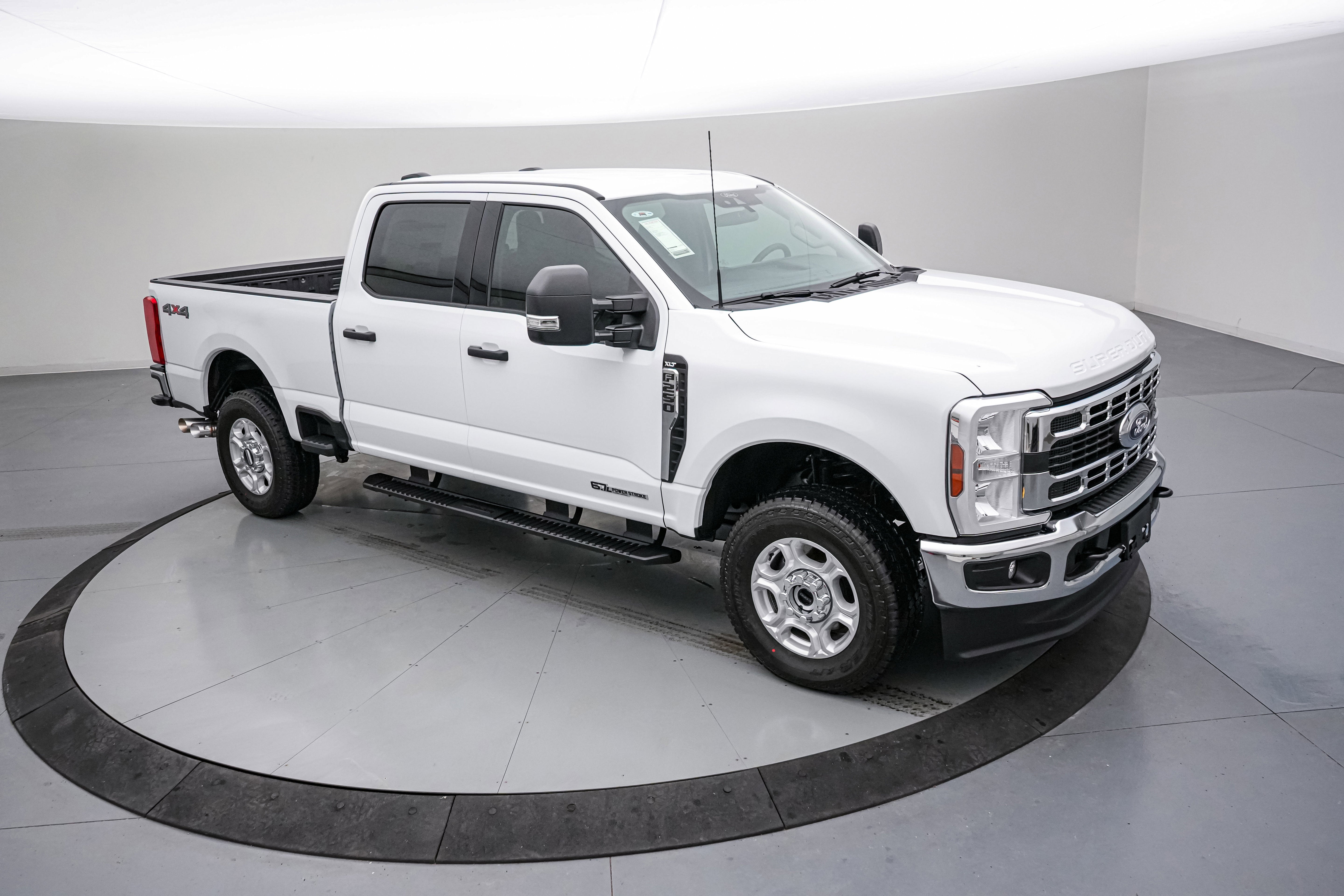 2026 Ford Super Duty F-250 SRW XLT Luxury Package