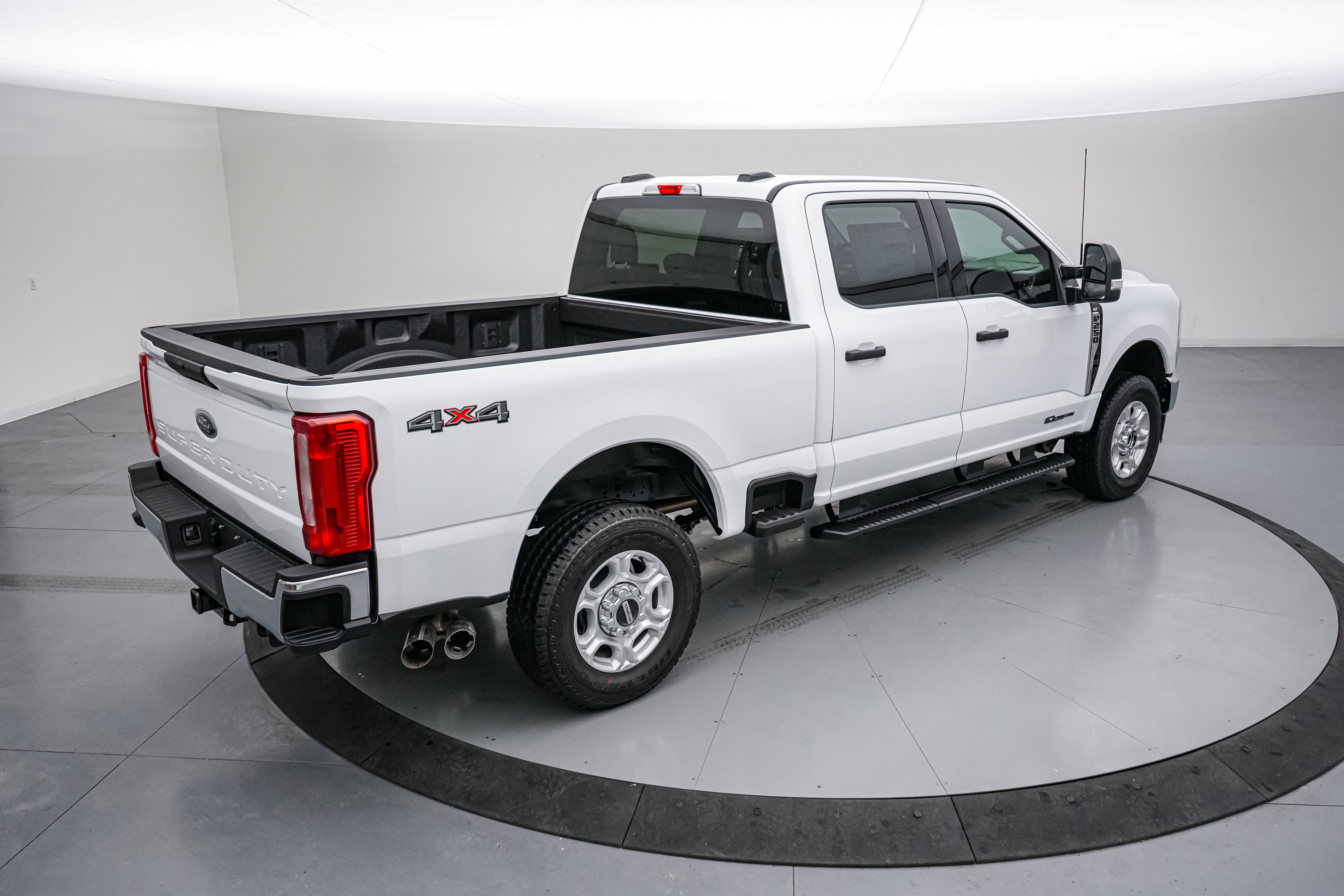 2026 Ford Super Duty F-250 SRW XLT Luxury Package