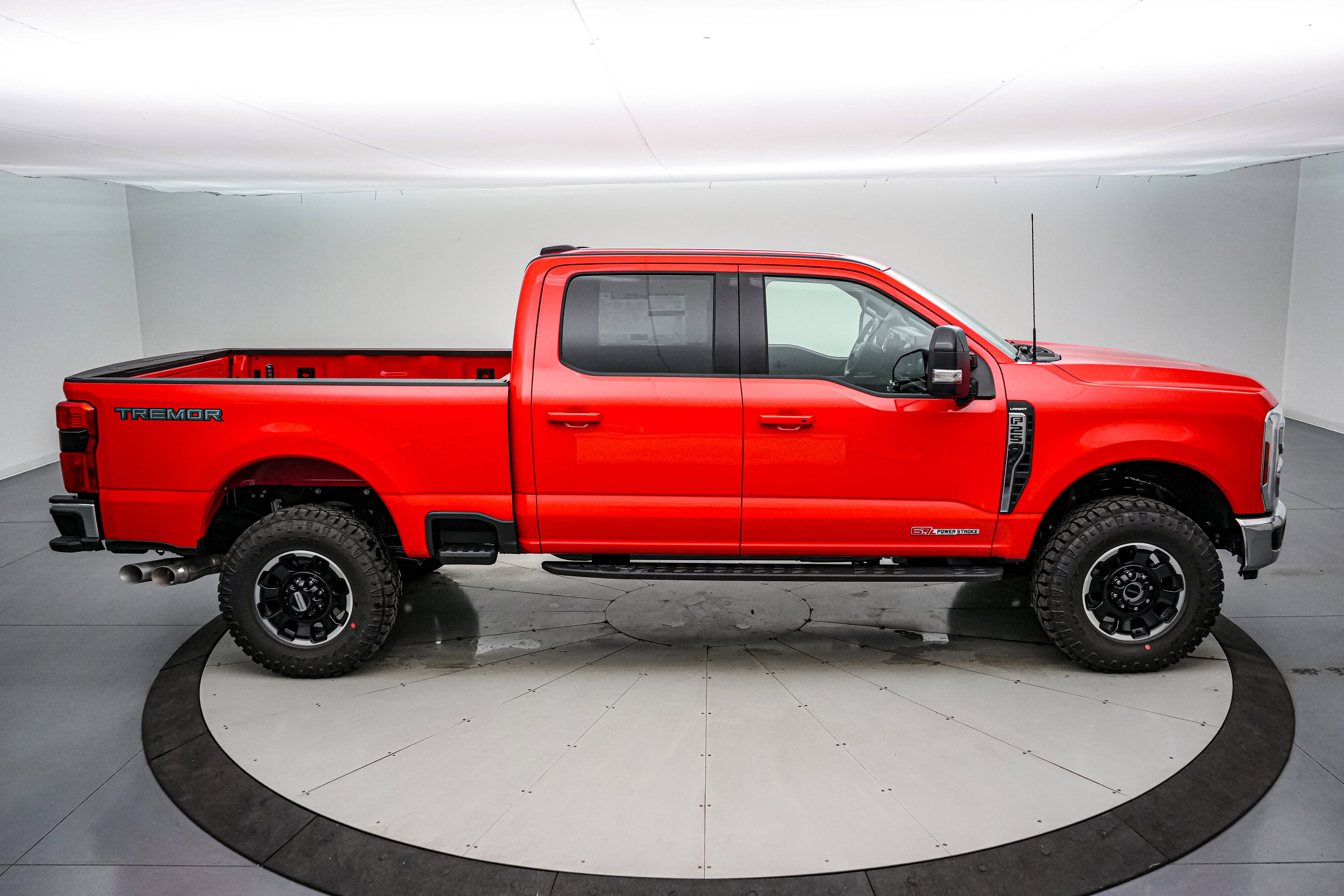 2026 Ford Super Duty F-250 SRW LARIAT Tremor