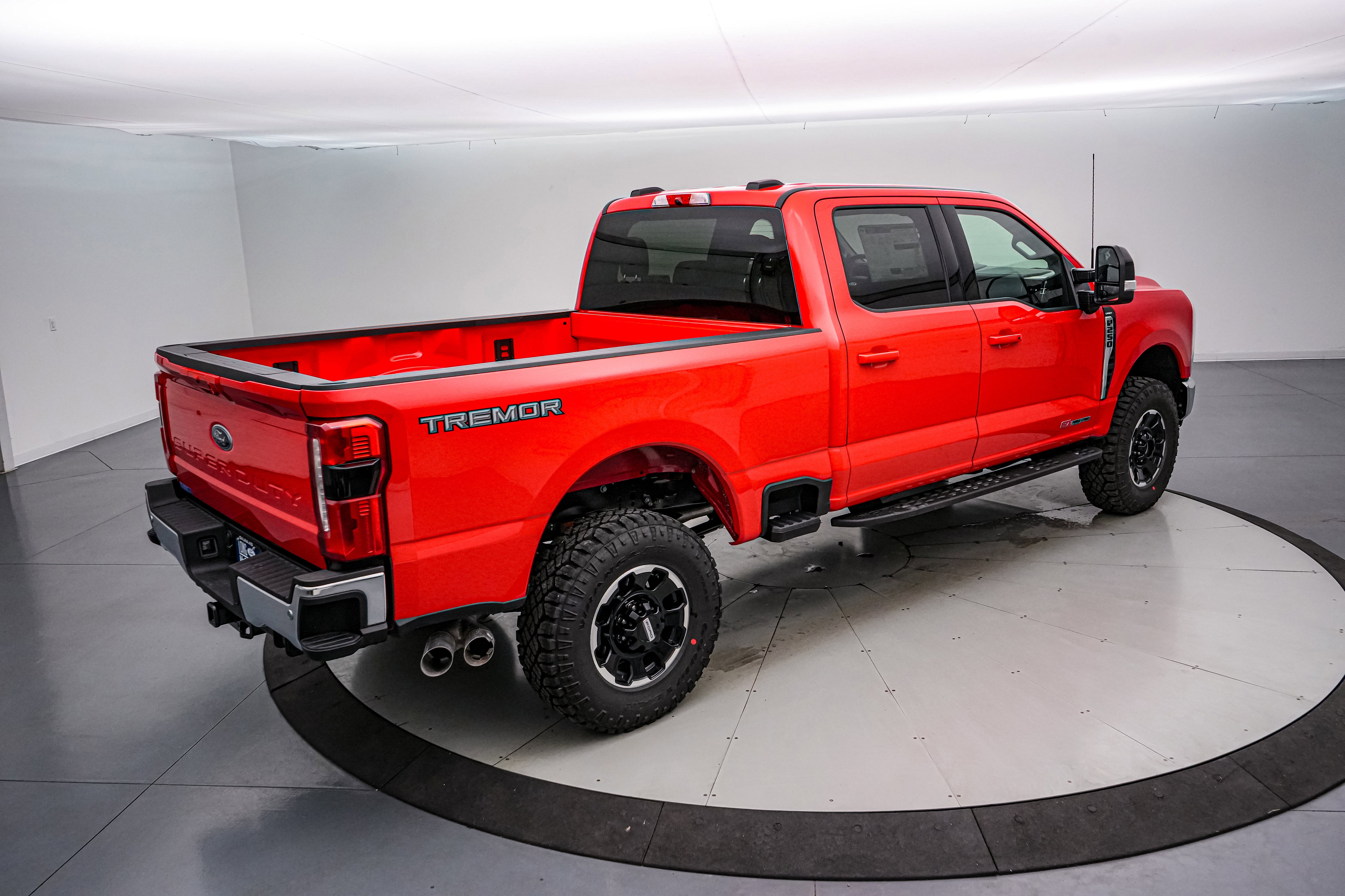 2026 Ford Super Duty F-250 SRW LARIAT Tremor