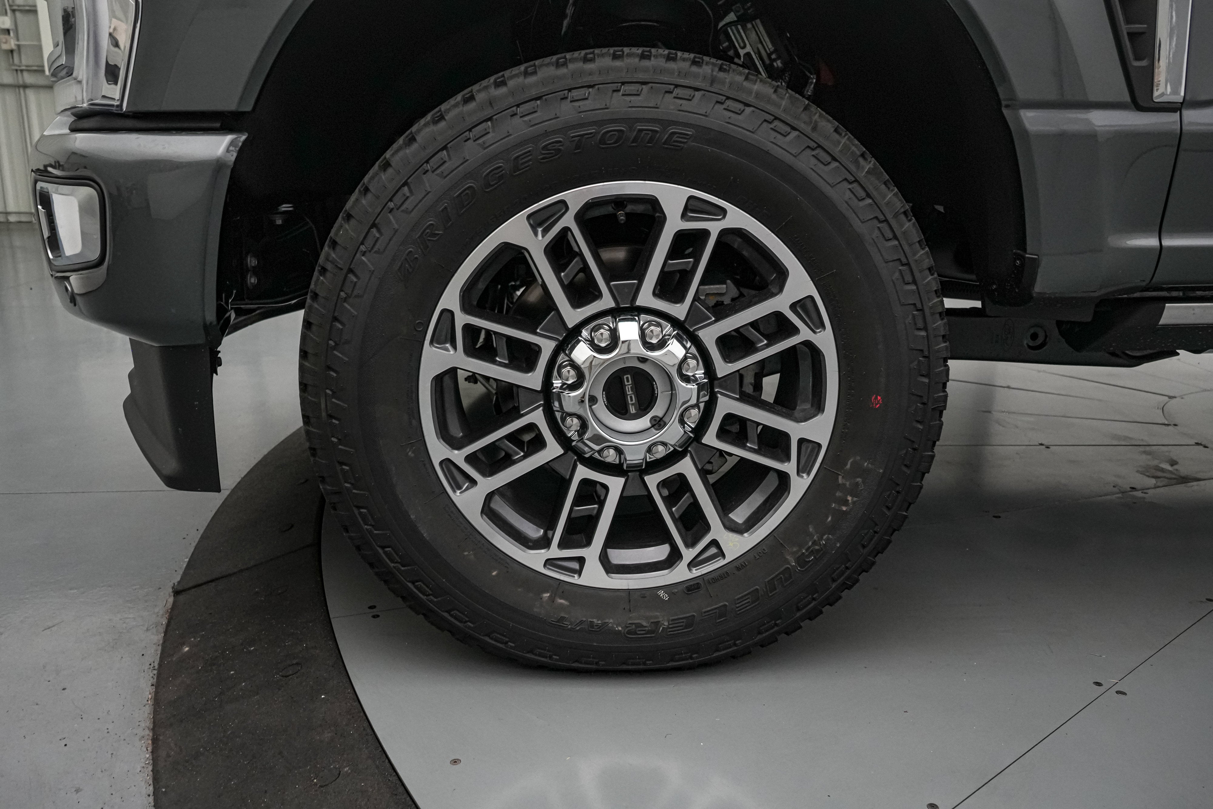 2026 Ford Super Duty F-250 SRW Platinum Plus