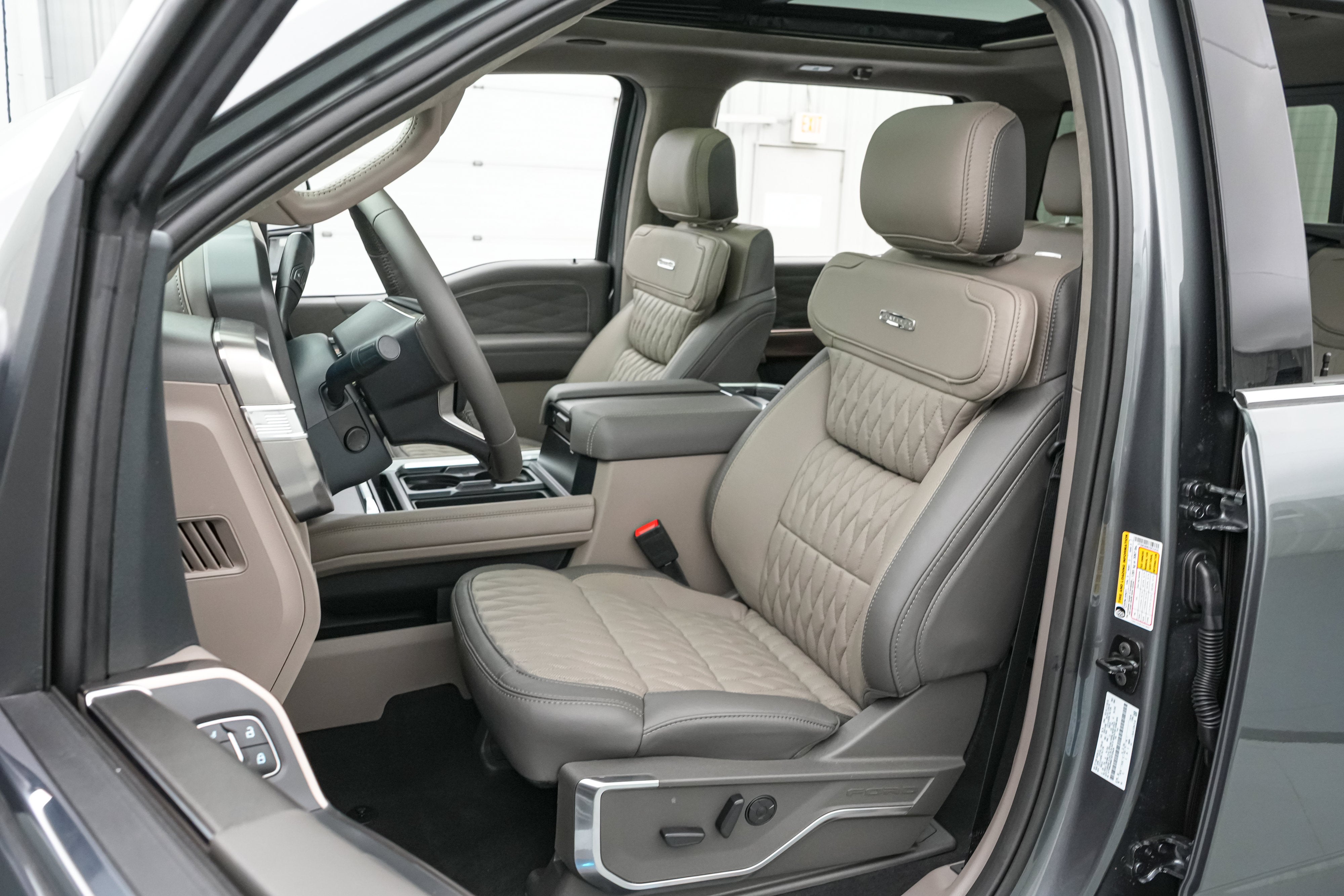 2026 Ford Super Duty F-250 SRW Platinum Plus