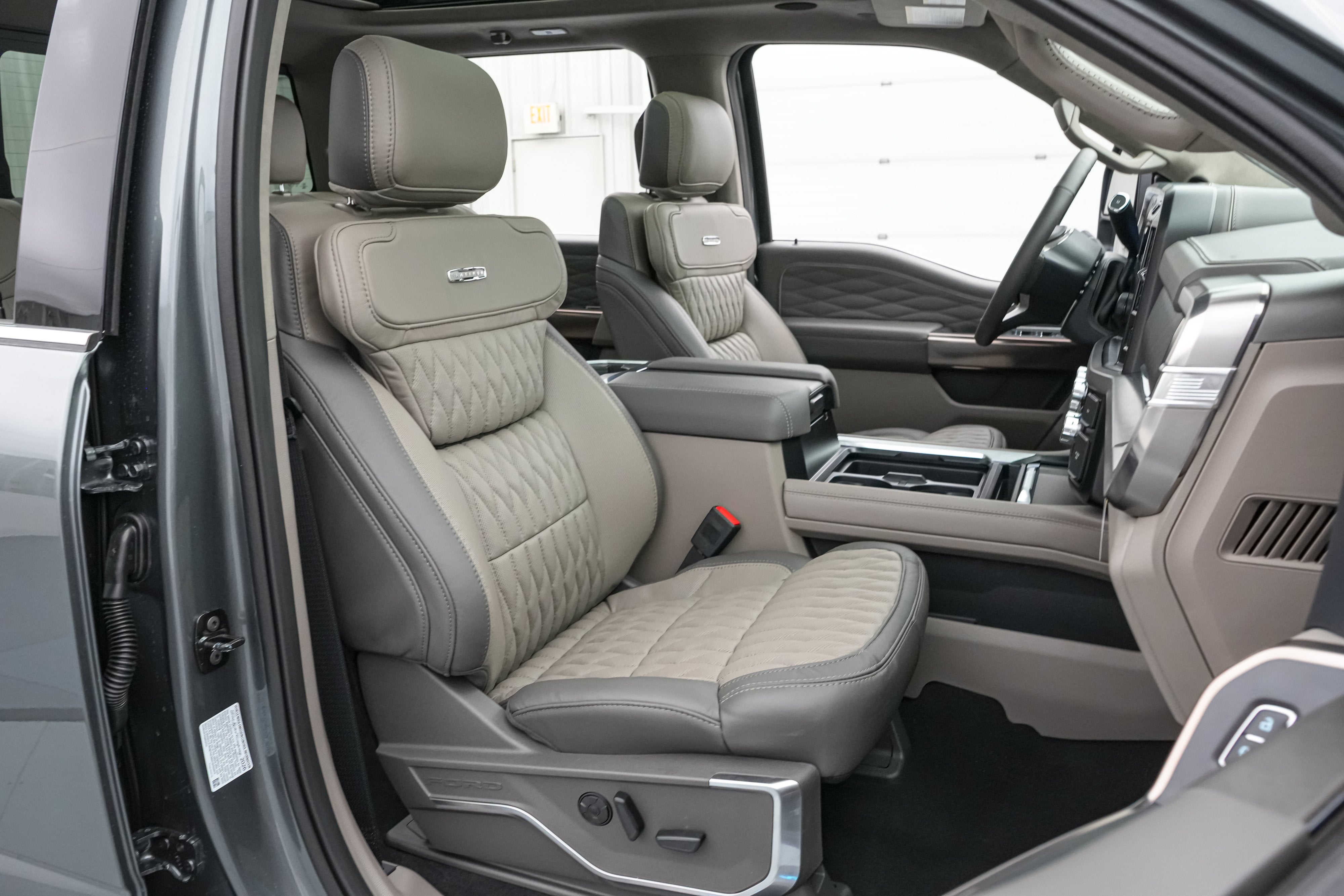 2026 Ford Super Duty F-250 SRW Platinum Plus