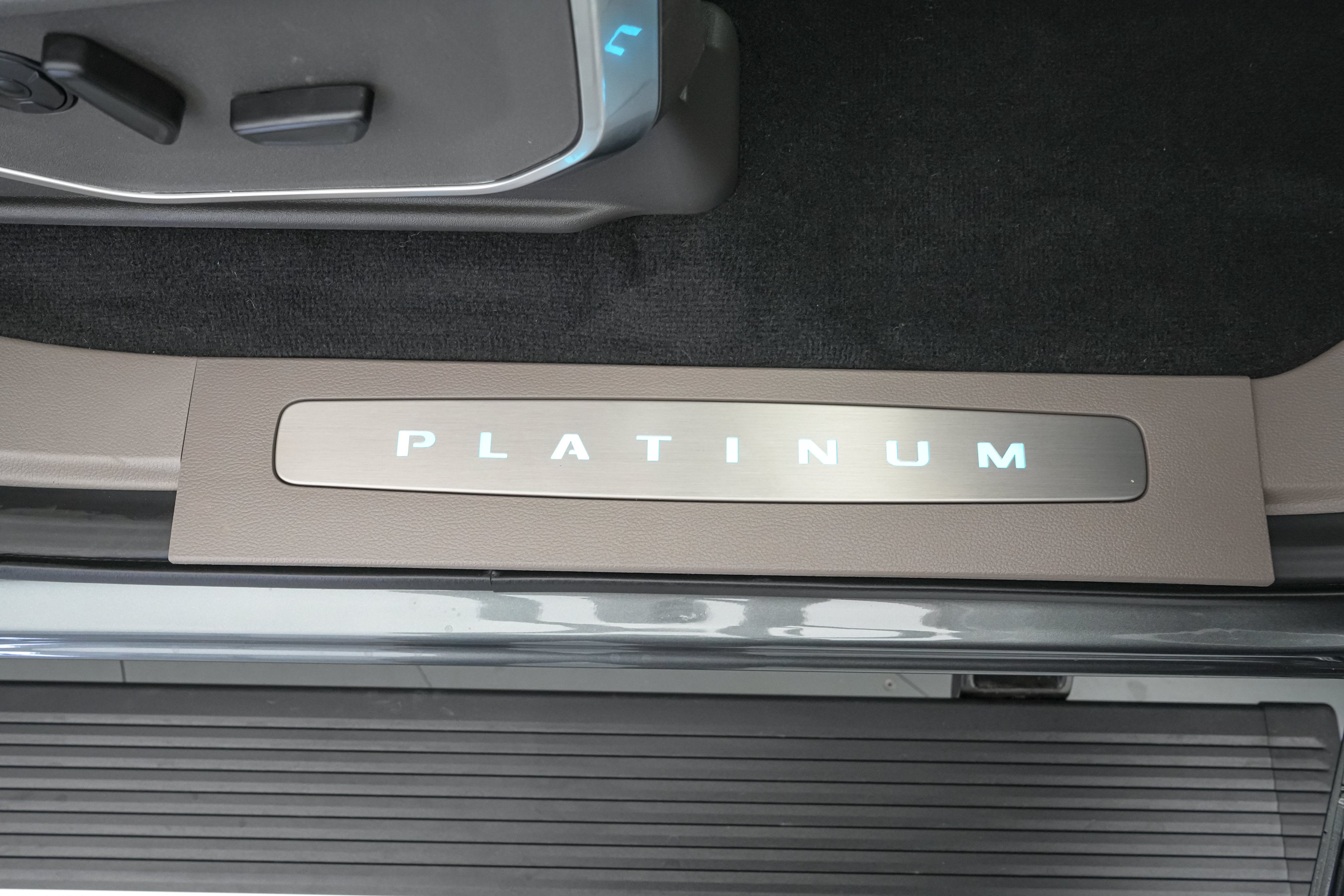 2026 Ford Super Duty F-250 SRW Platinum Plus