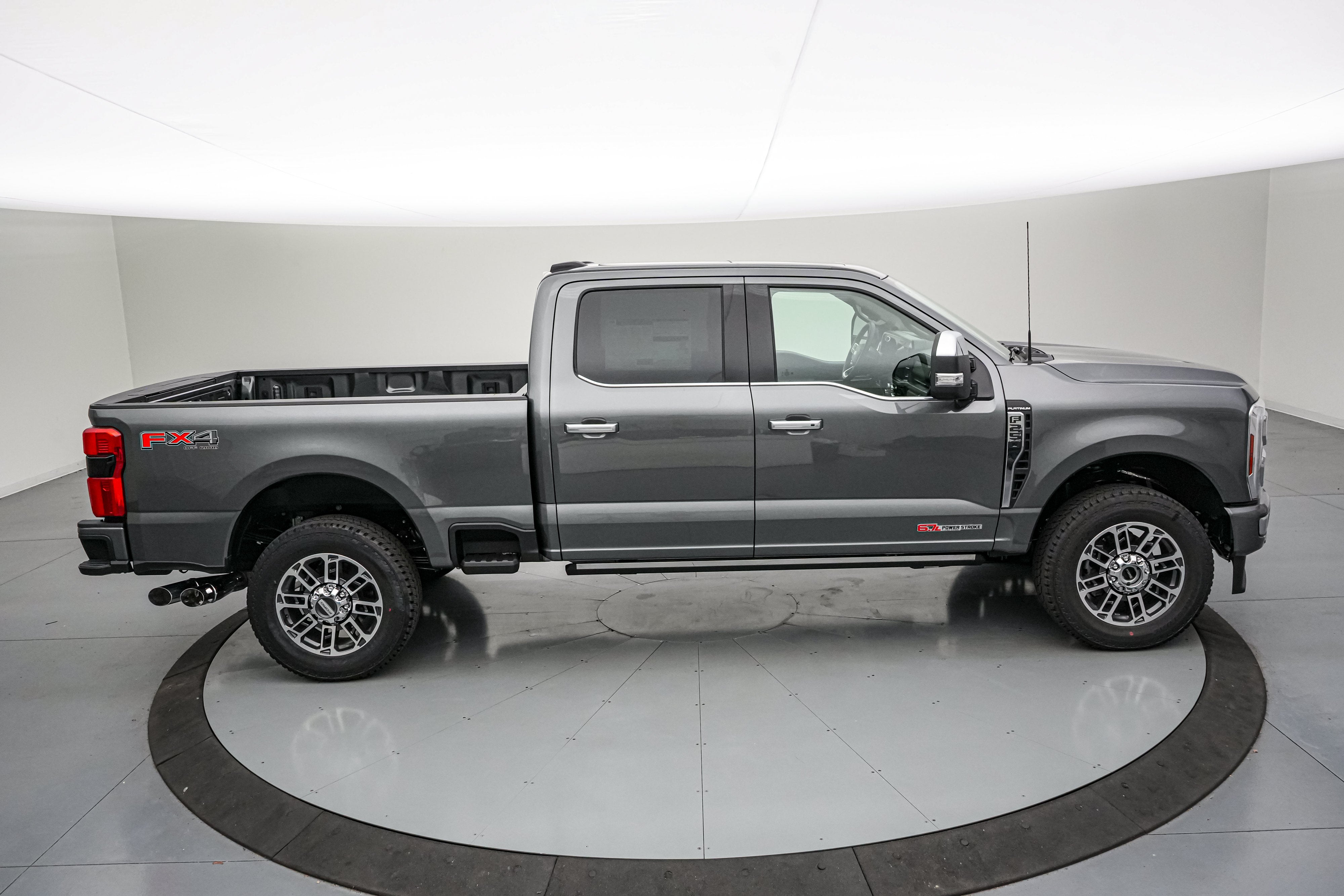 2026 Ford Super Duty F-250 SRW Platinum Plus