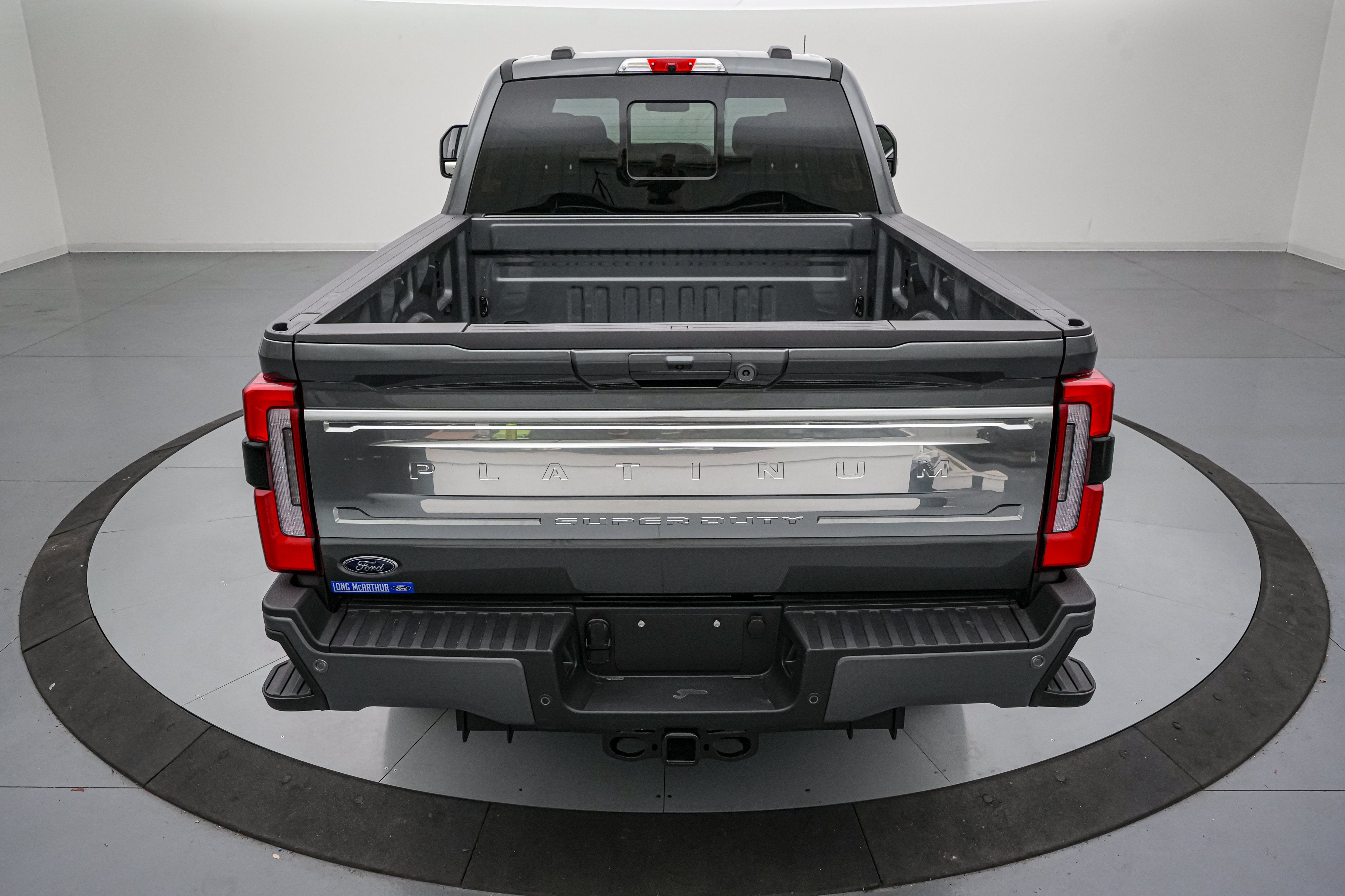 2026 Ford Super Duty F-250 SRW Platinum Plus