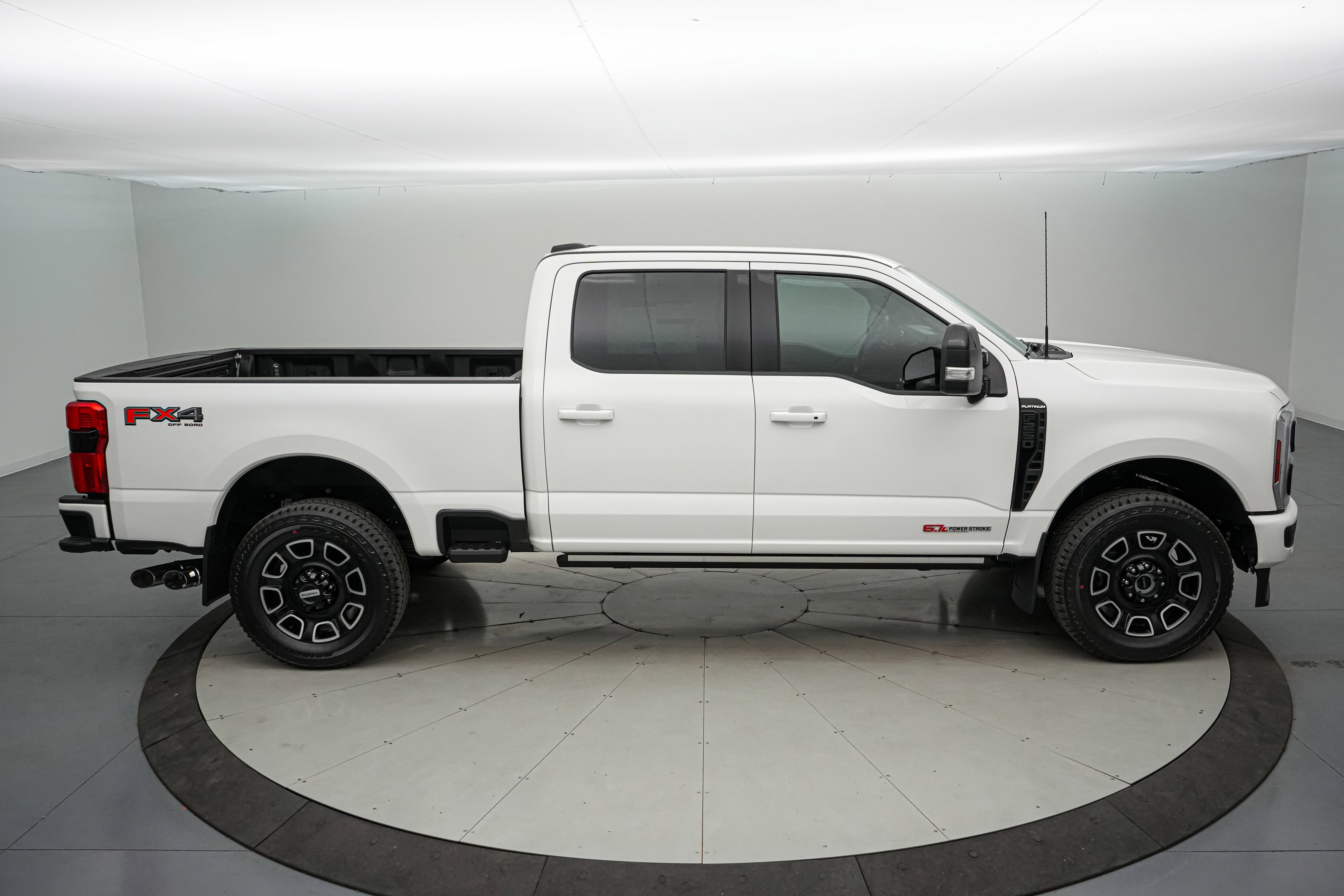 2026 Ford Super Duty F-250 SRW Platinum